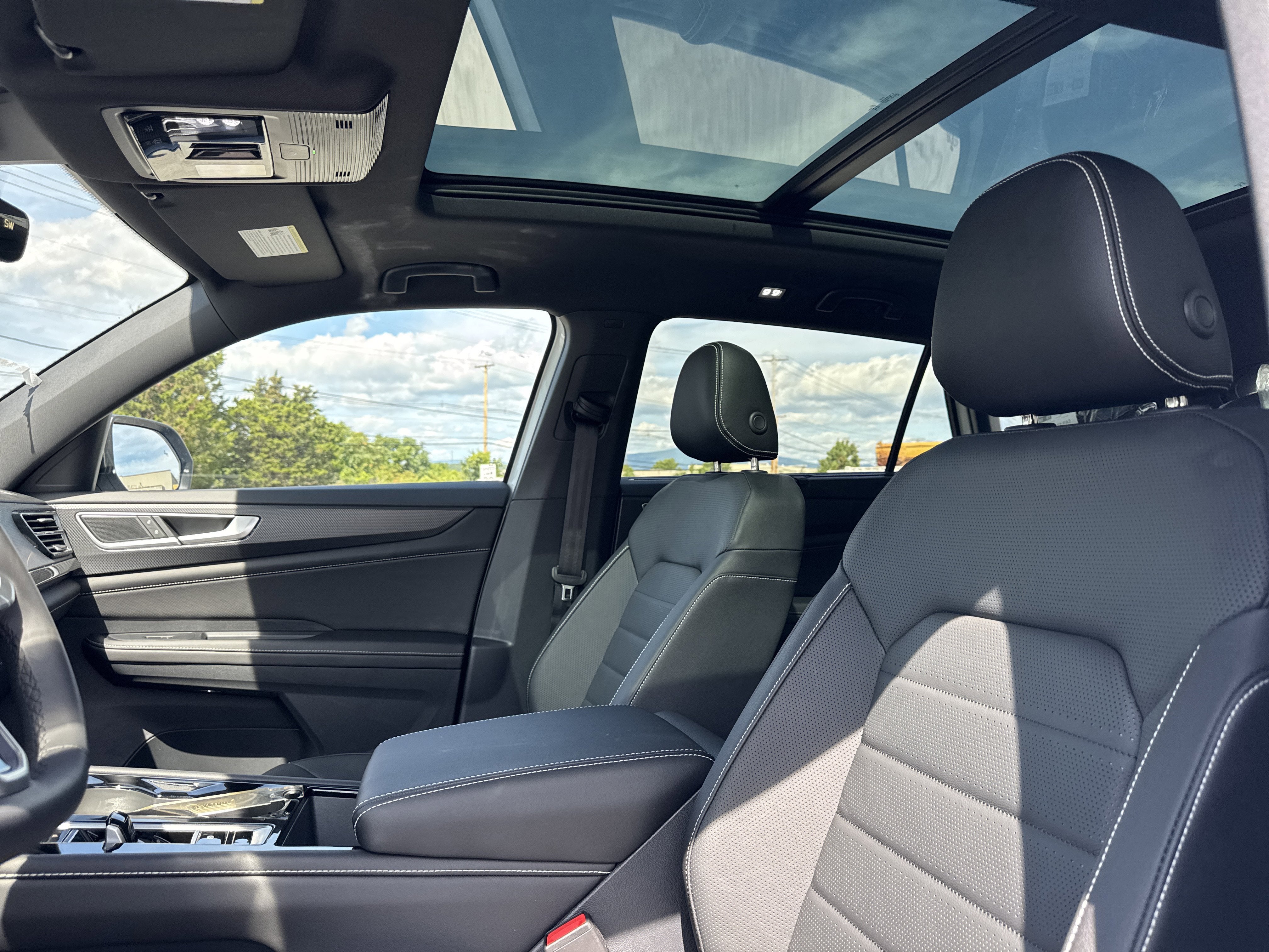 2026 Volkswagen Atlas Cross Sport 2.0T SEL R-Line Black