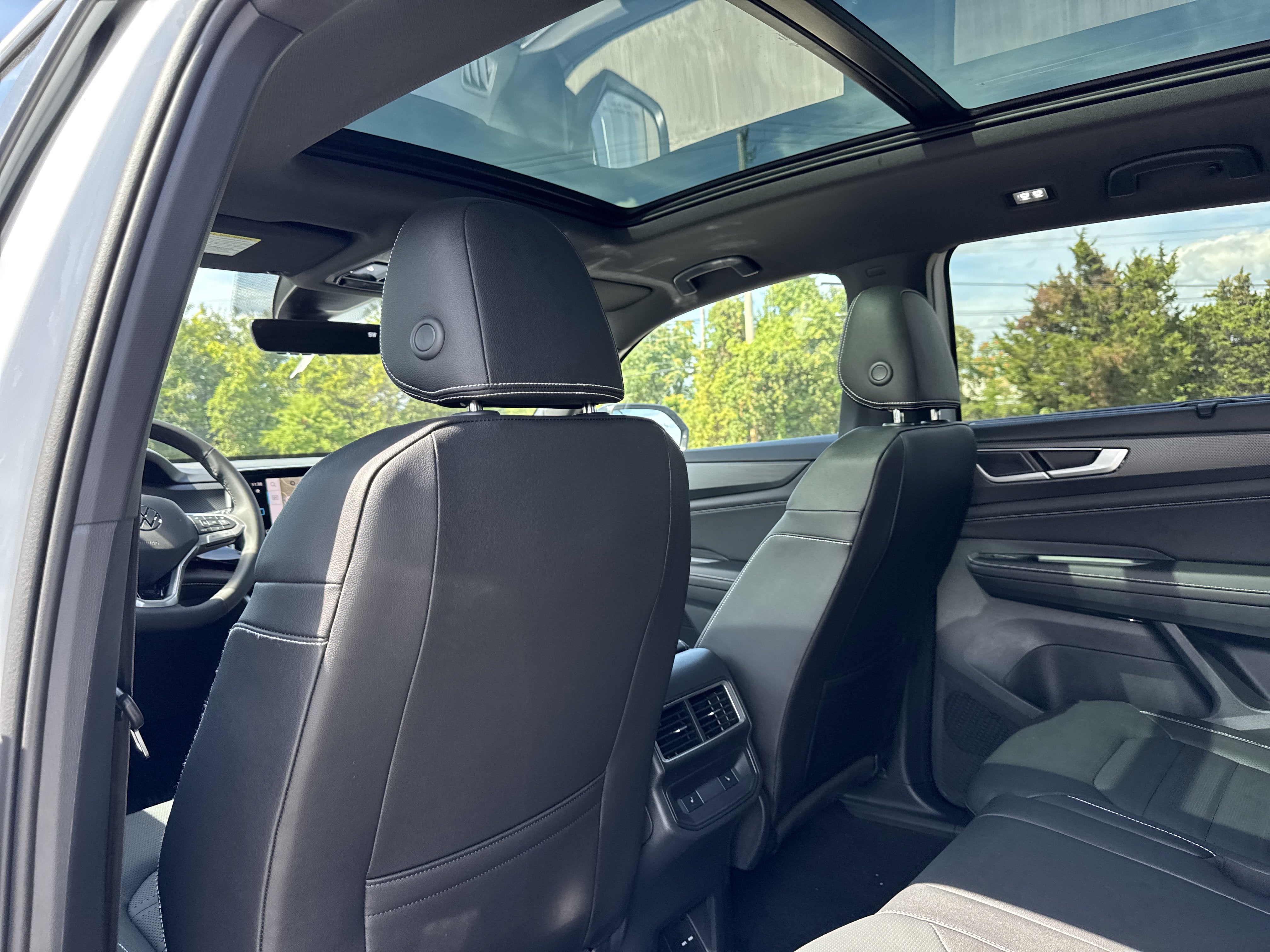 2026 Volkswagen Atlas Cross Sport 2.0T SEL R-Line Black