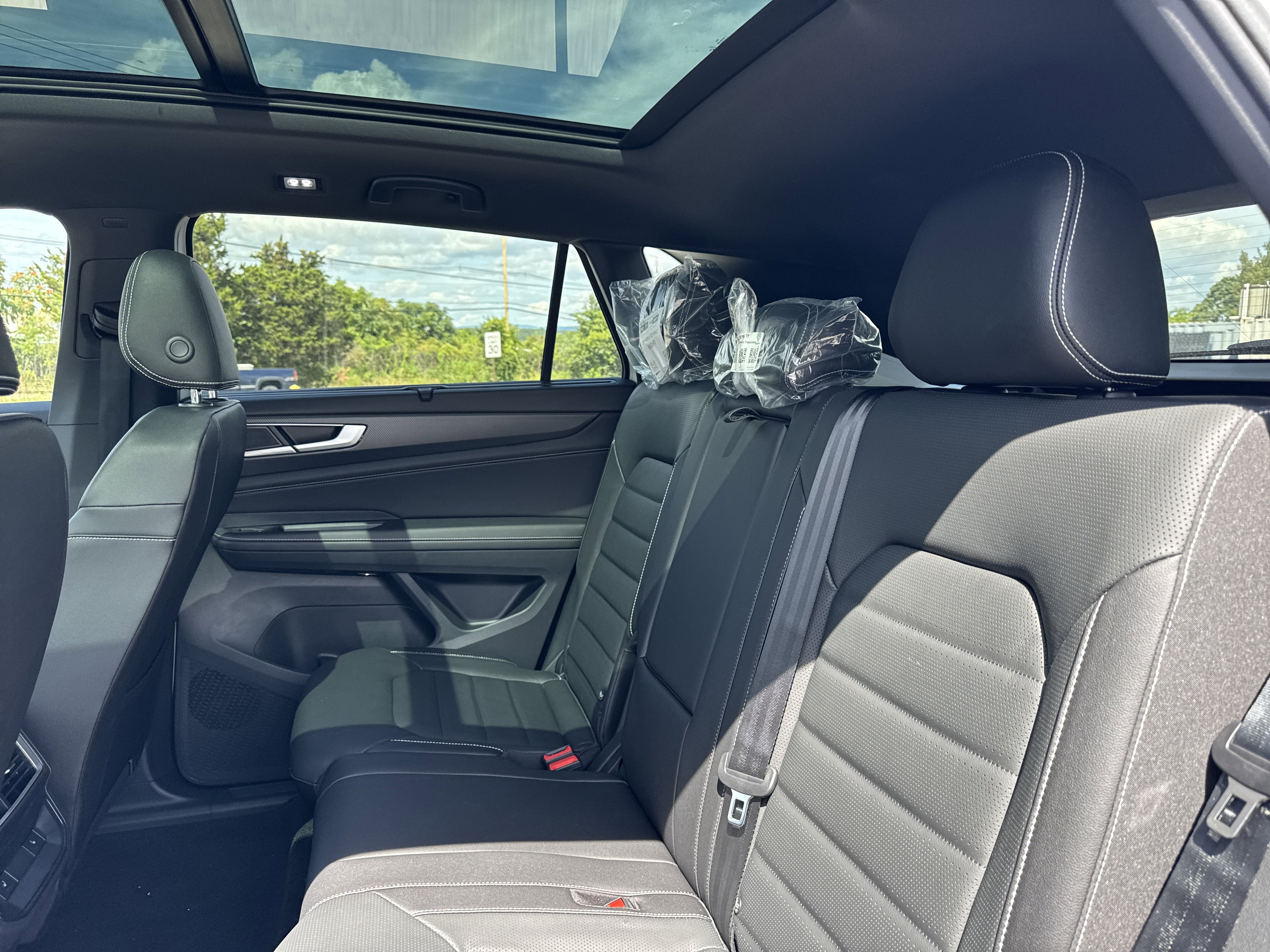 2026 Volkswagen Atlas Cross Sport 2.0T SEL R-Line Black