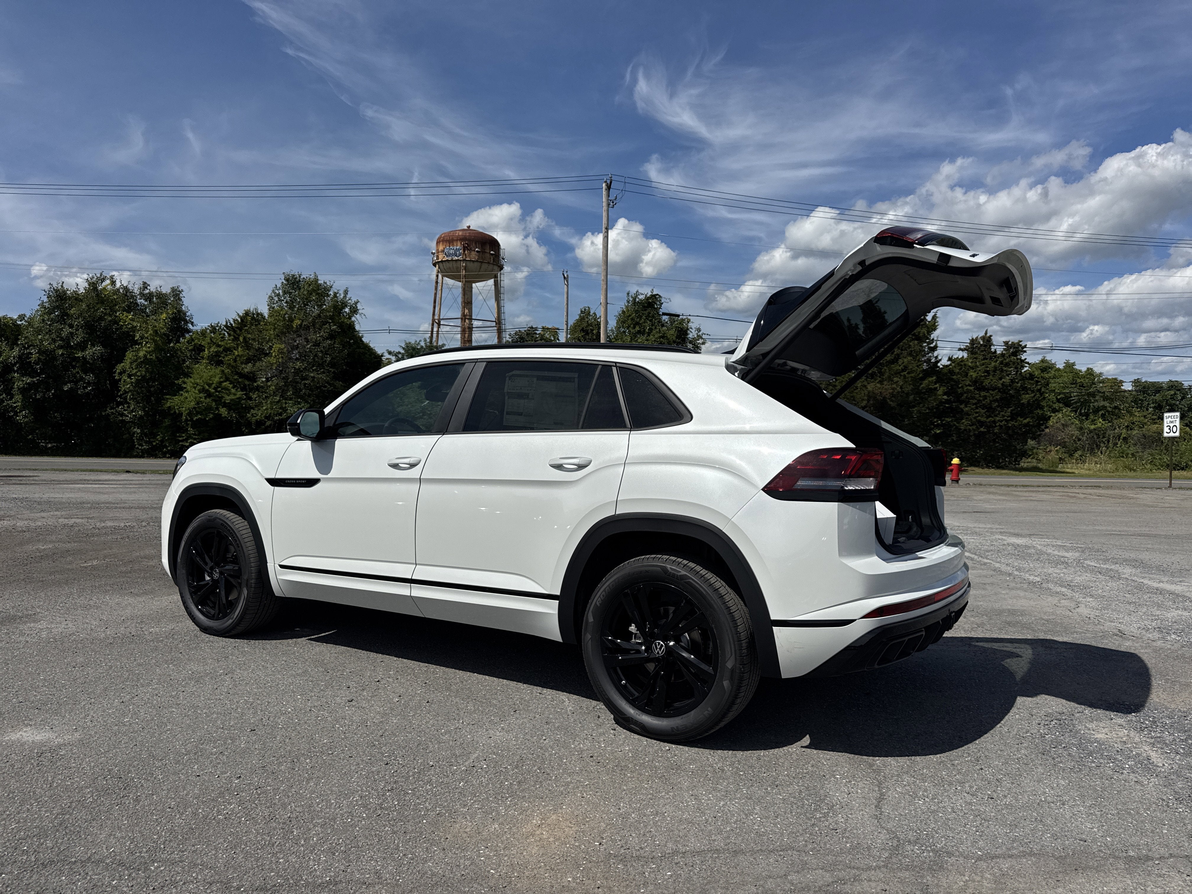 2026 Volkswagen Atlas Cross Sport 2.0T SEL R-Line Black