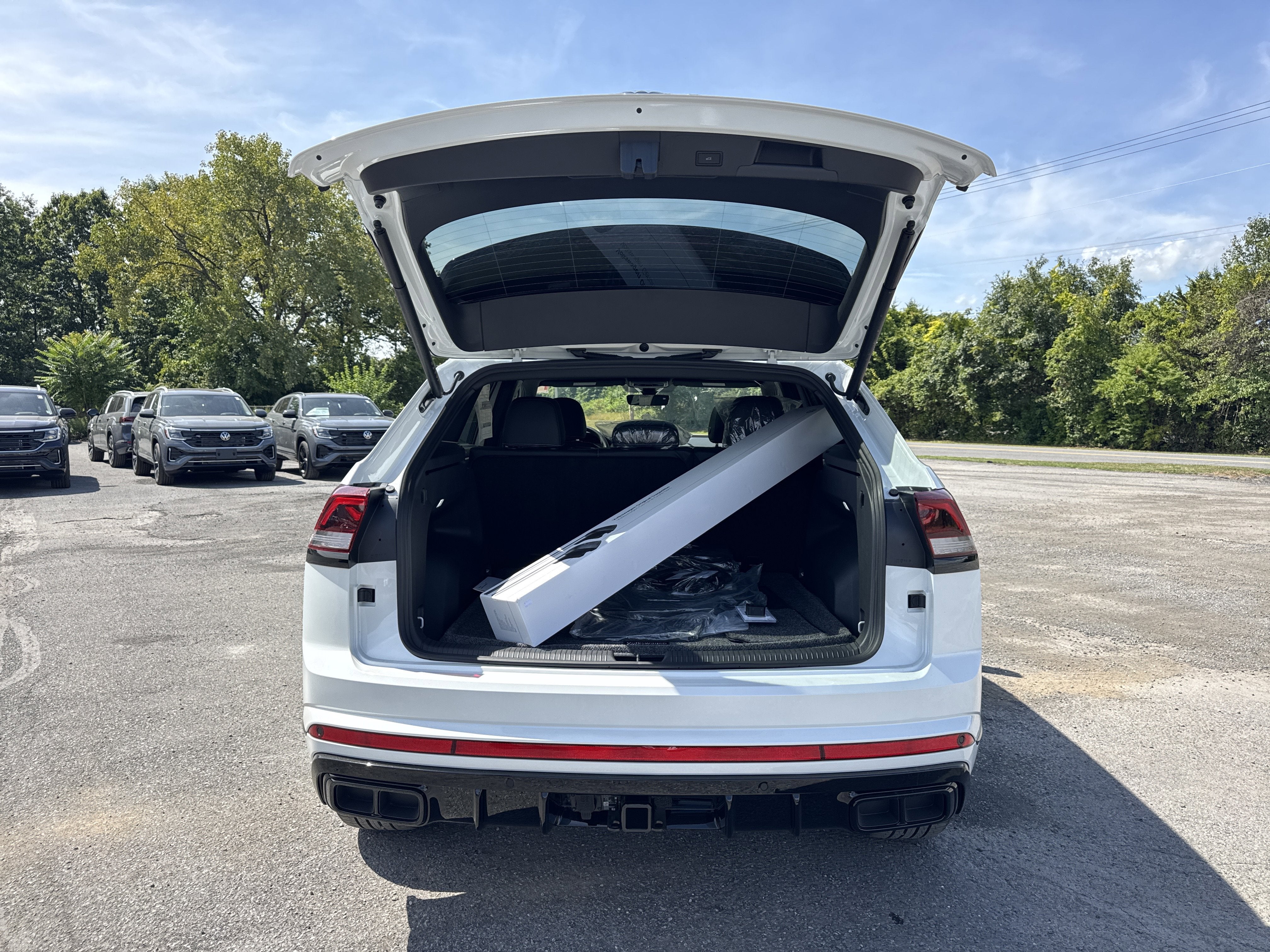 2026 Volkswagen Atlas Cross Sport 2.0T SEL R-Line Black