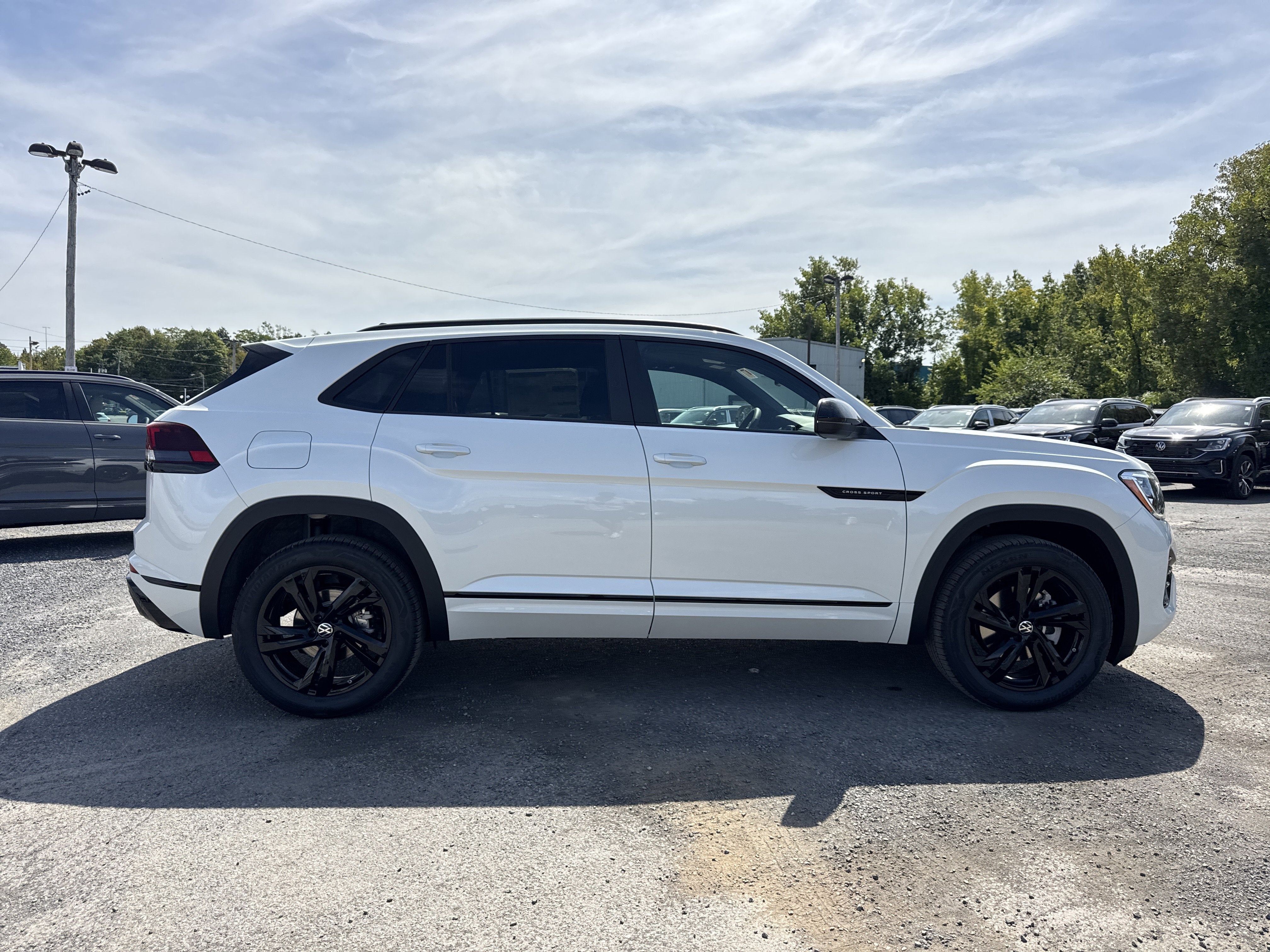 2026 Volkswagen Atlas Cross Sport 2.0T SEL R-Line Black