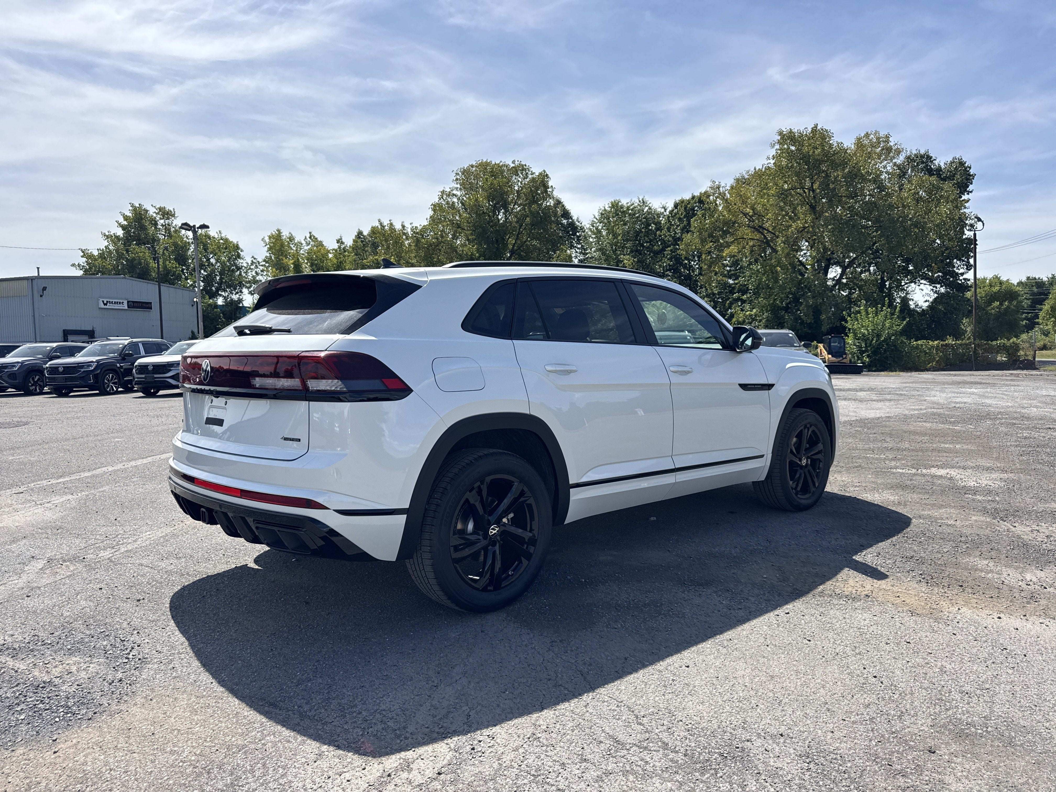 2026 Volkswagen Atlas Cross Sport 2.0T SEL R-Line Black