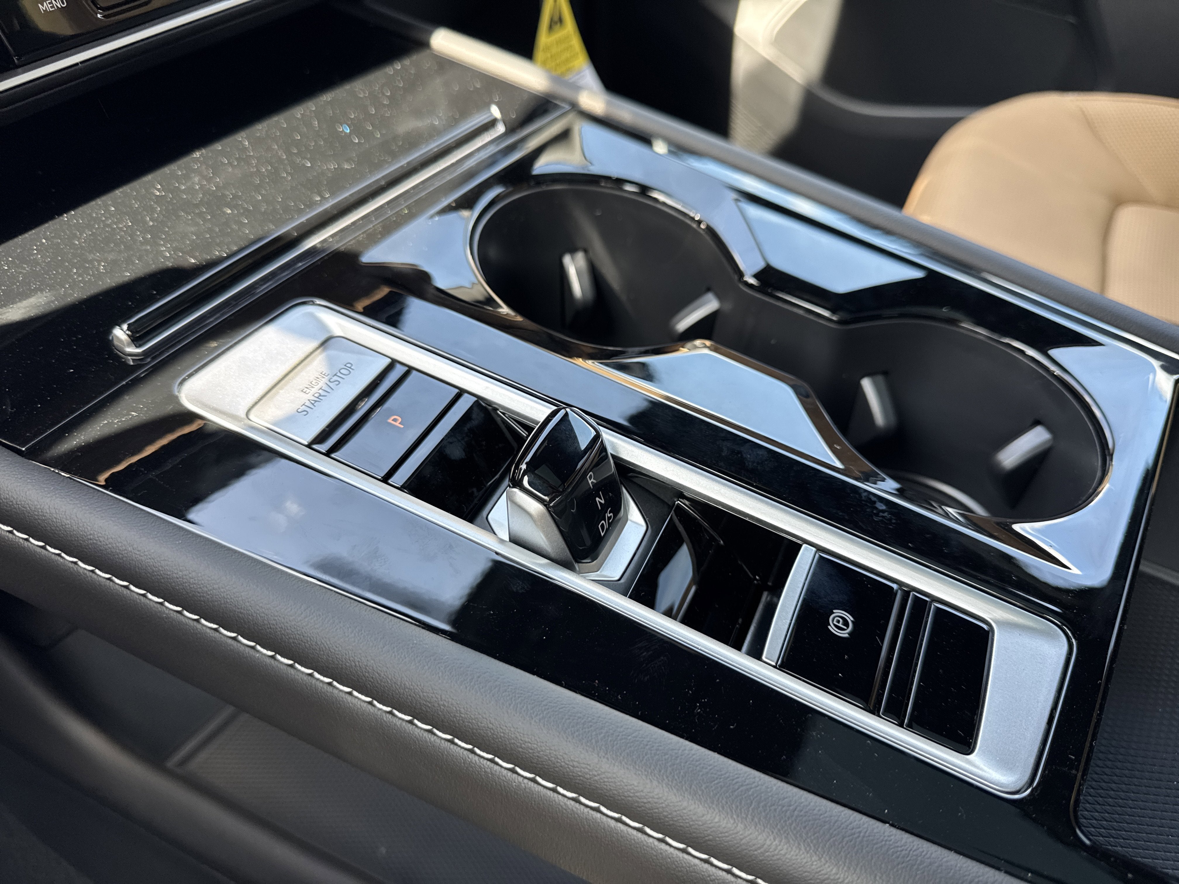 2026 Volkswagen Atlas Cross Sport 2.0T SEL R-Line Black