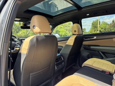 2026 Volkswagen Atlas Cross Sport 2.0T SEL R-Line Black