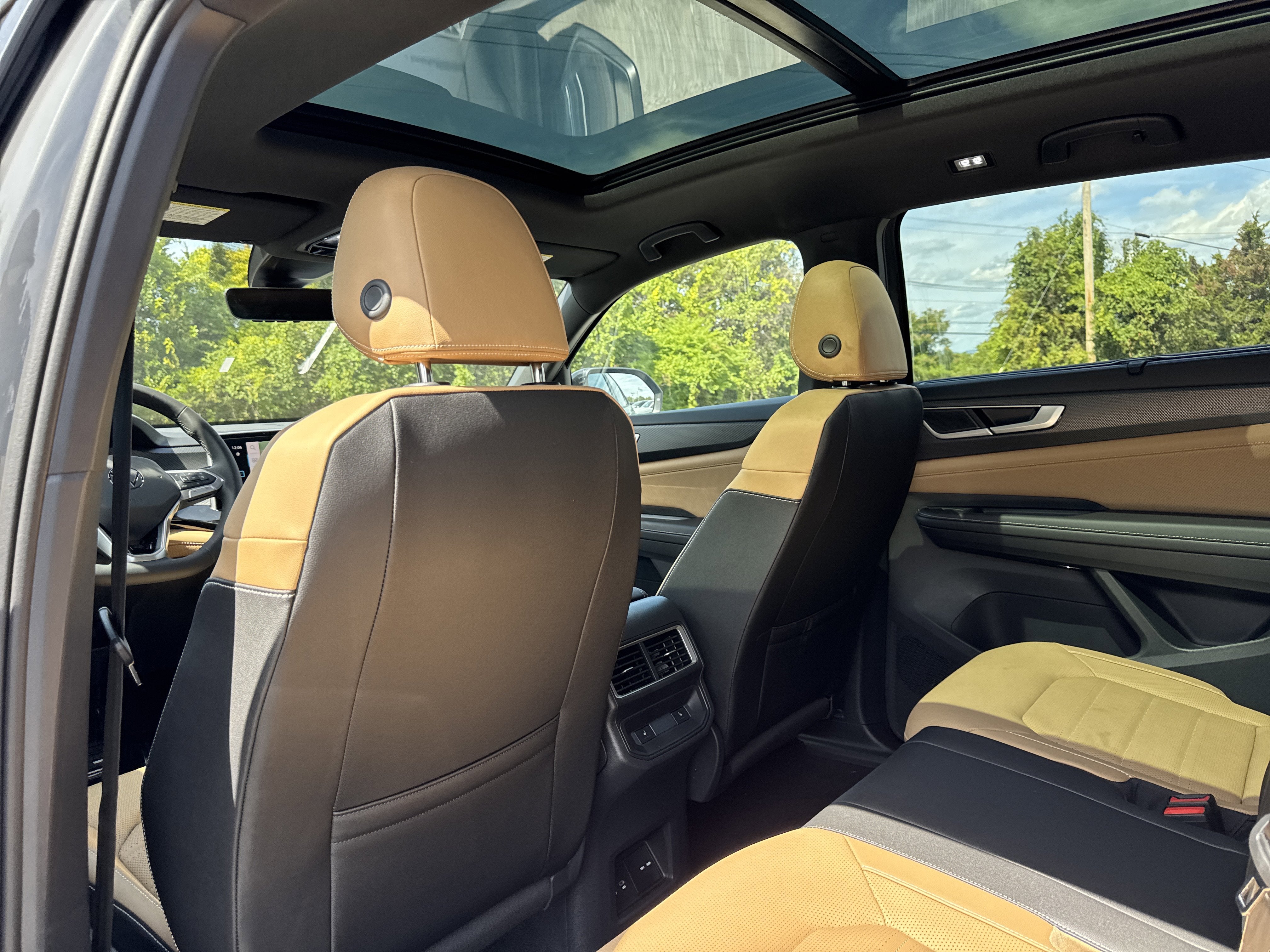 2026 Volkswagen Atlas Cross Sport 2.0T SEL R-Line Black