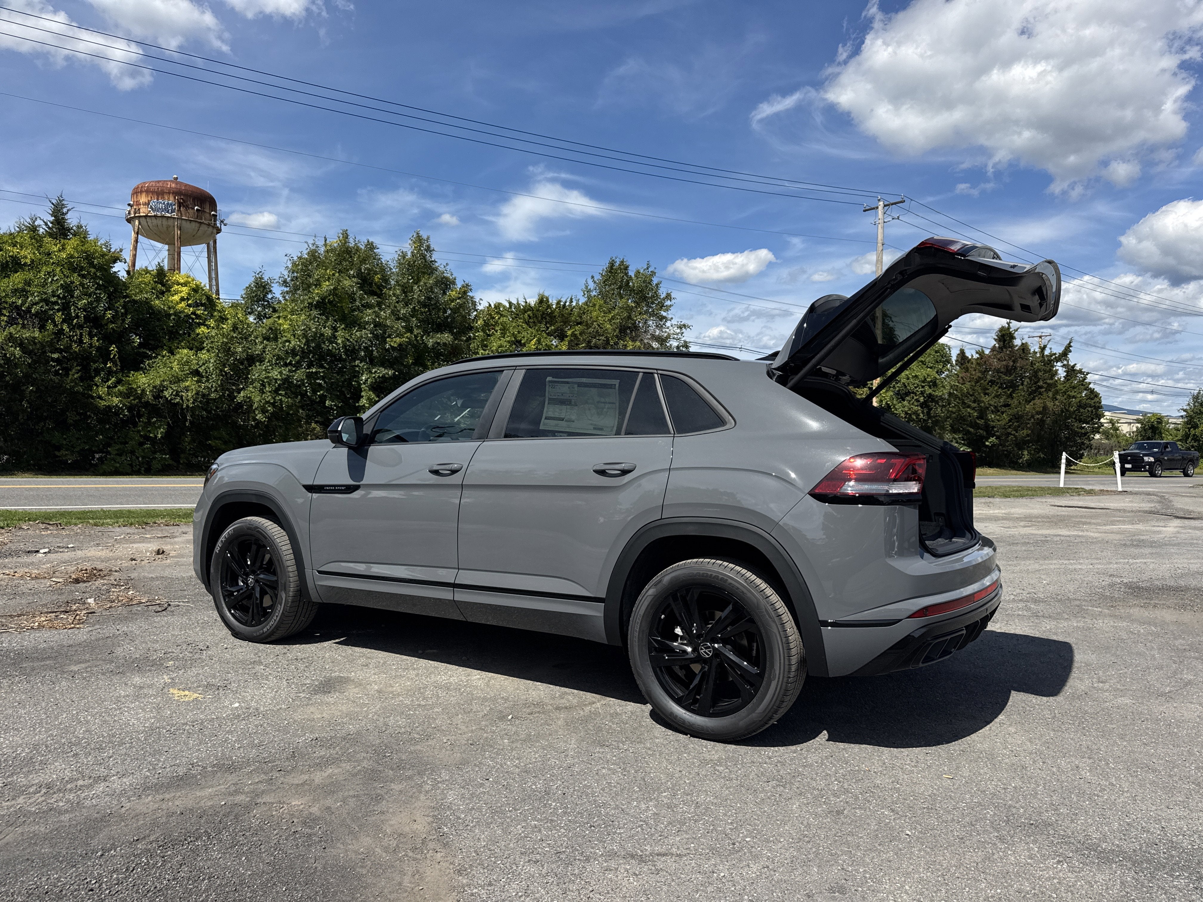 2026 Volkswagen Atlas Cross Sport 2.0T SEL R-Line Black