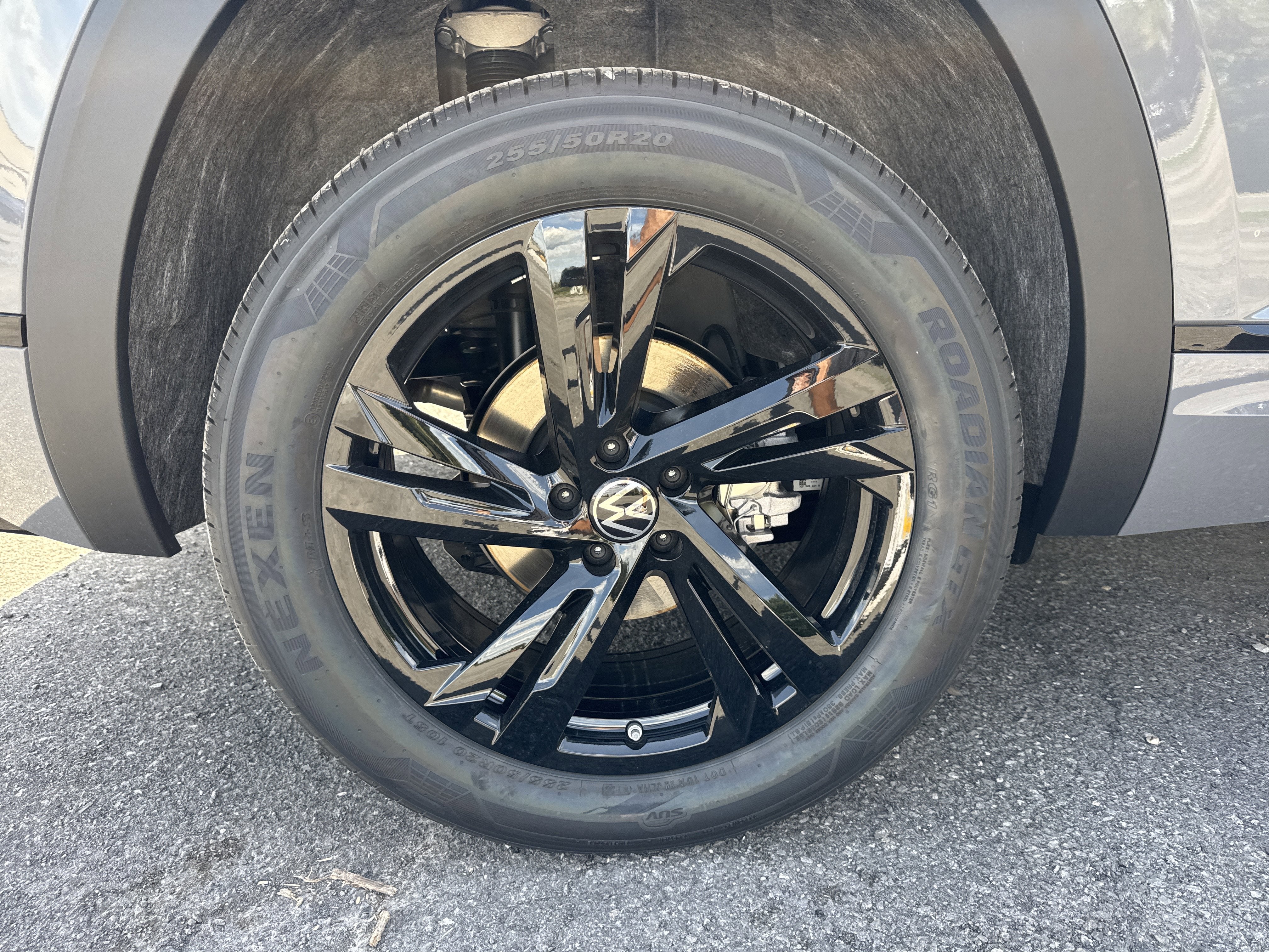 2026 Volkswagen Atlas Cross Sport 2.0T SEL R-Line Black