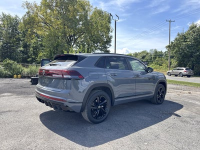 2026 Volkswagen Atlas Cross Sport 2.0T SEL R-Line Black