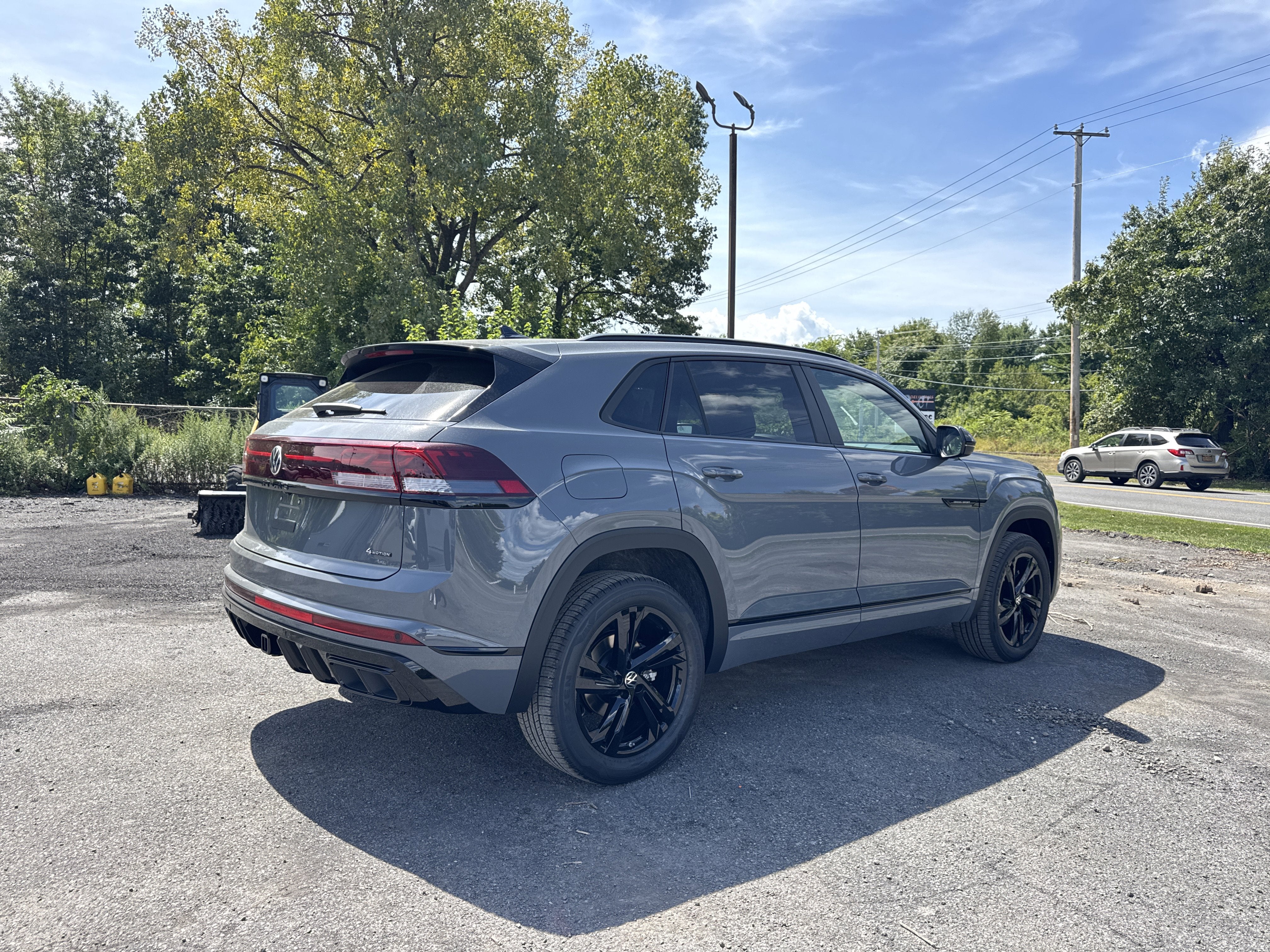 2026 Volkswagen Atlas Cross Sport 2.0T SEL R-Line Black