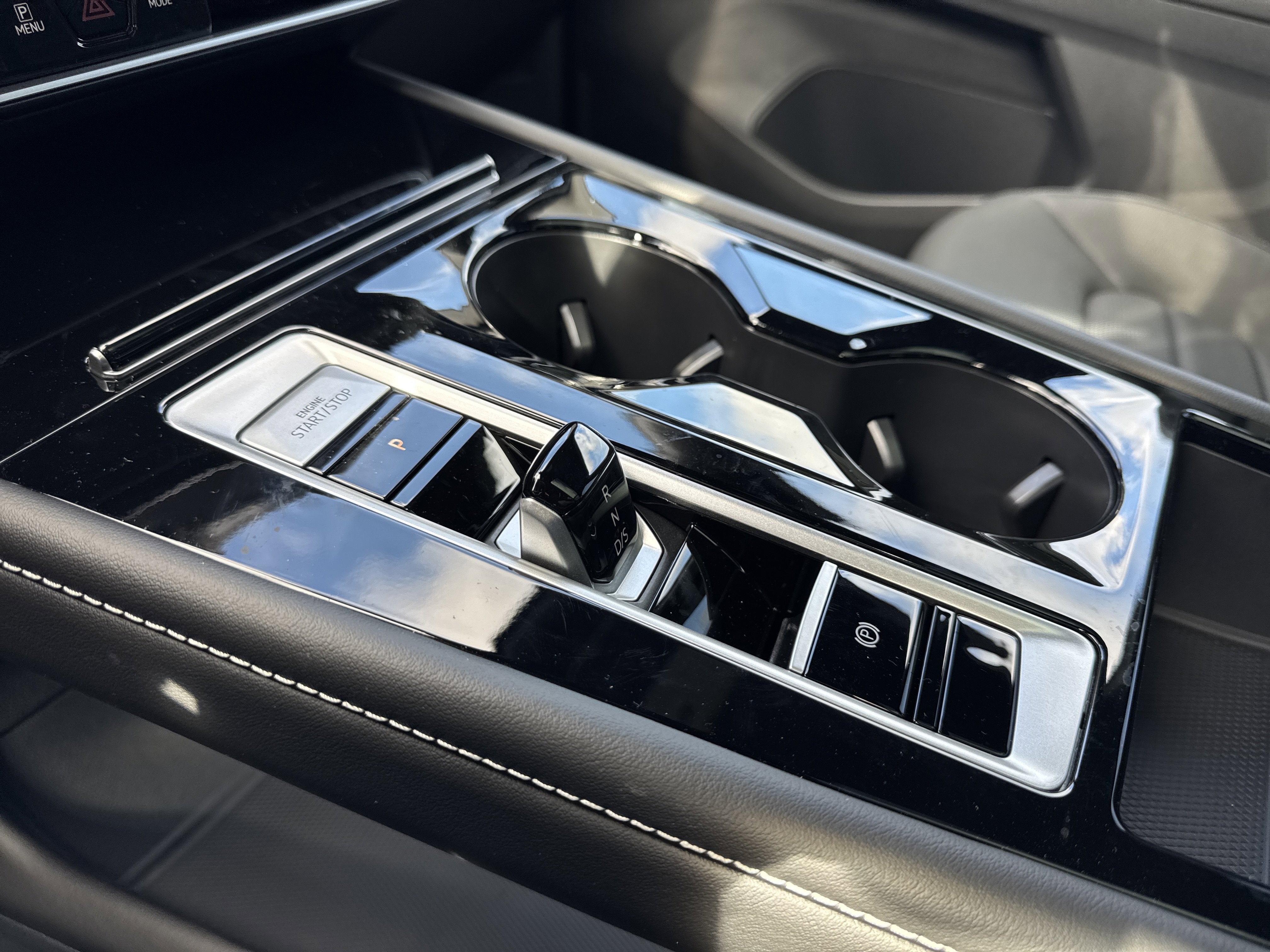 2026 Volkswagen Atlas Cross Sport 2.0T SEL R-Line Black