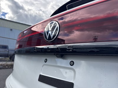 2026 Volkswagen Atlas Cross Sport 2.0T SEL R-Line Black