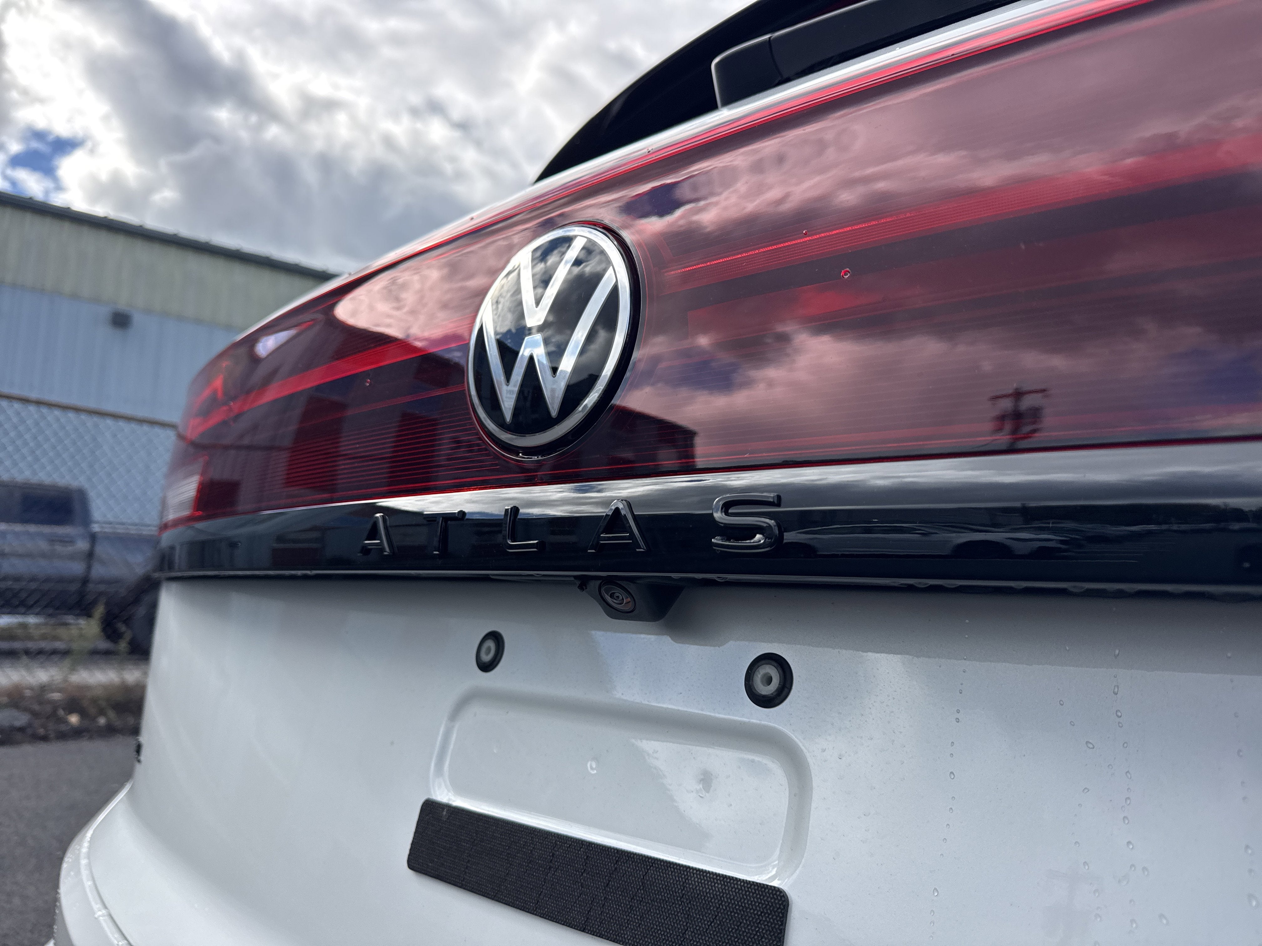 2026 Volkswagen Atlas Cross Sport 2.0T SEL R-Line Black