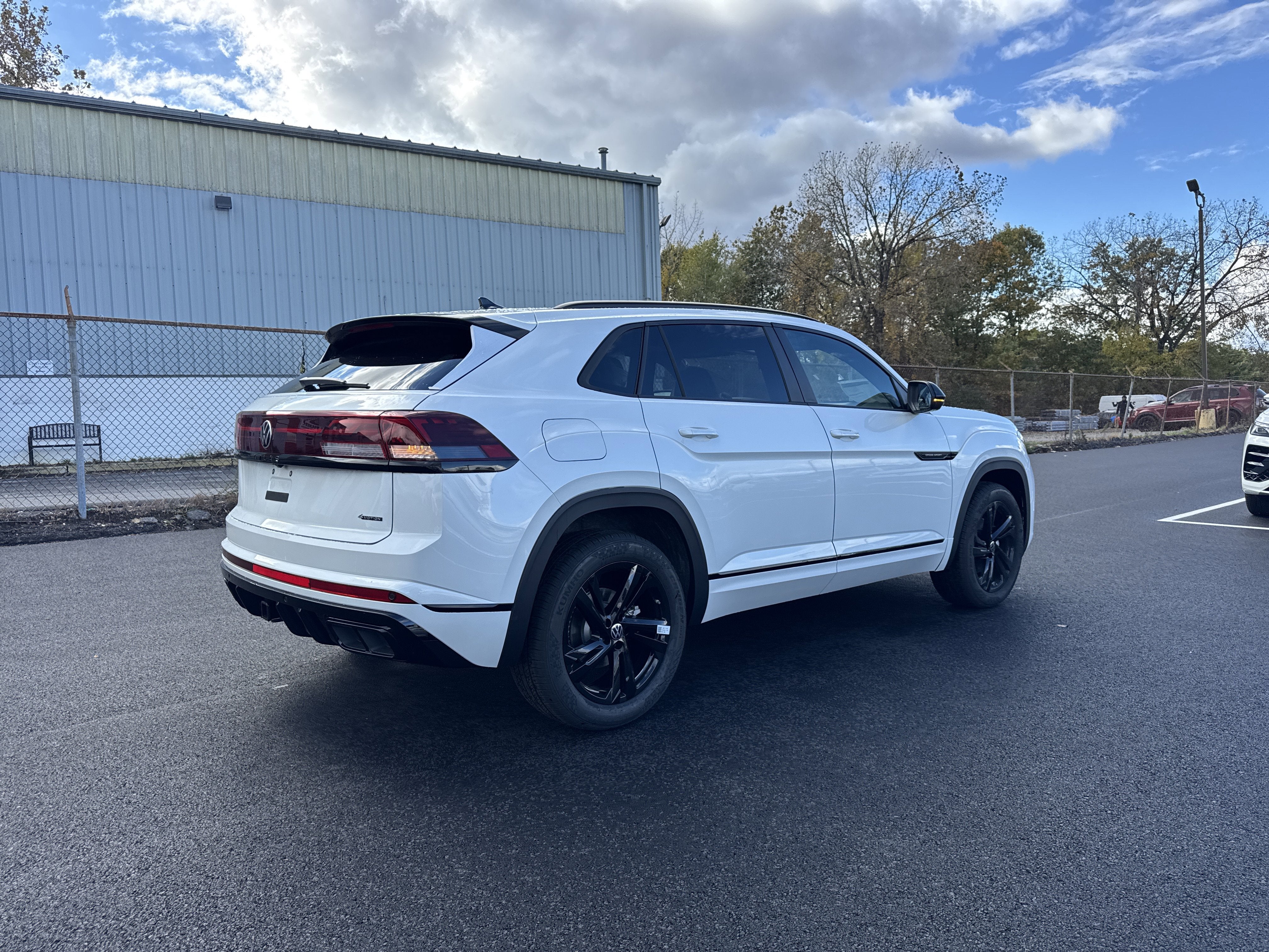 2026 Volkswagen Atlas Cross Sport 2.0T SEL R-Line Black