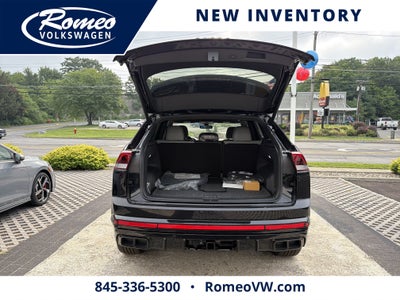 2026 Volkswagen Atlas Cross Sport 2.0T SEL R-Line Black