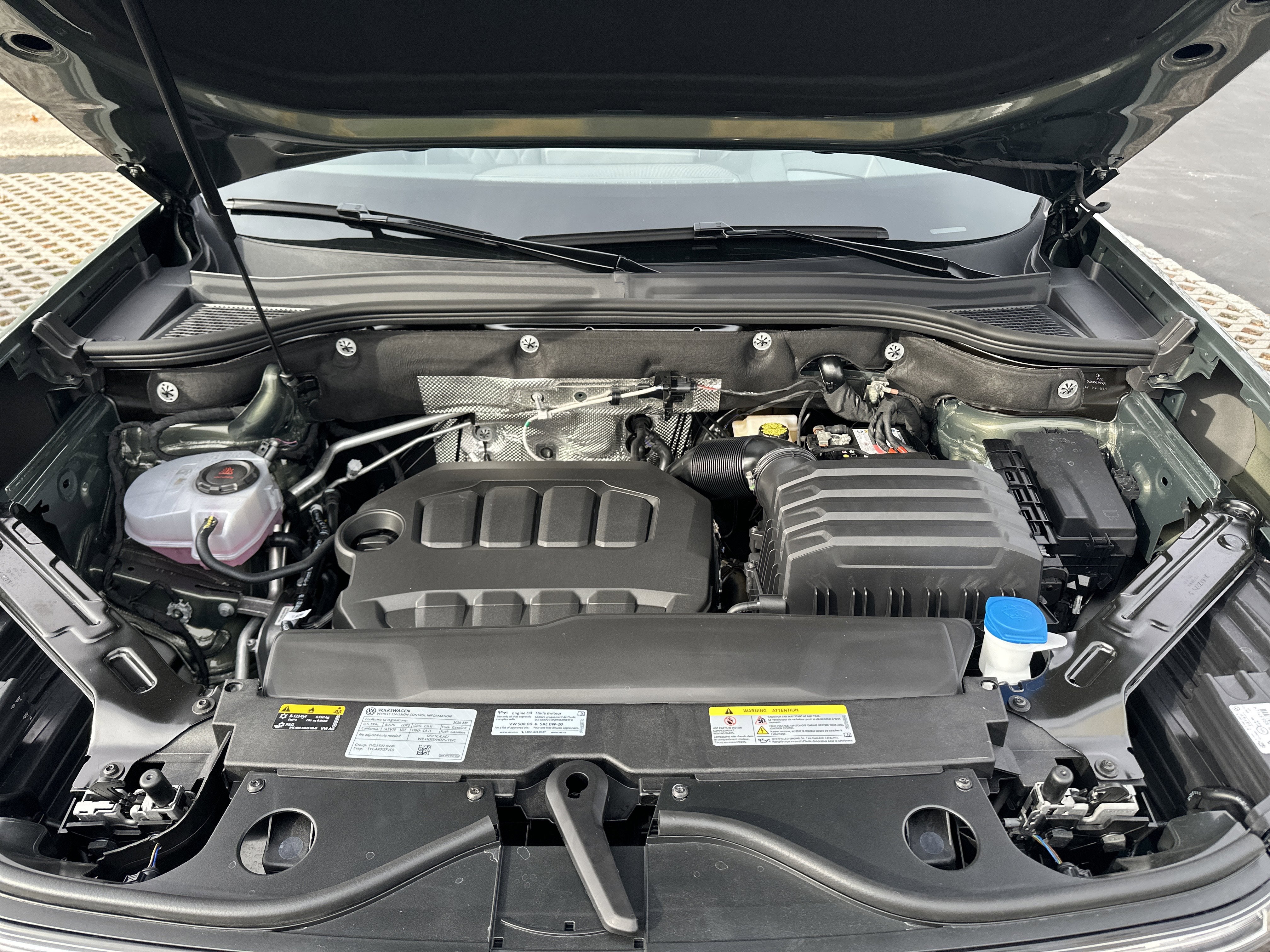 2026 Volkswagen Atlas Cross Sport 2.0T SEL Premium R-Line