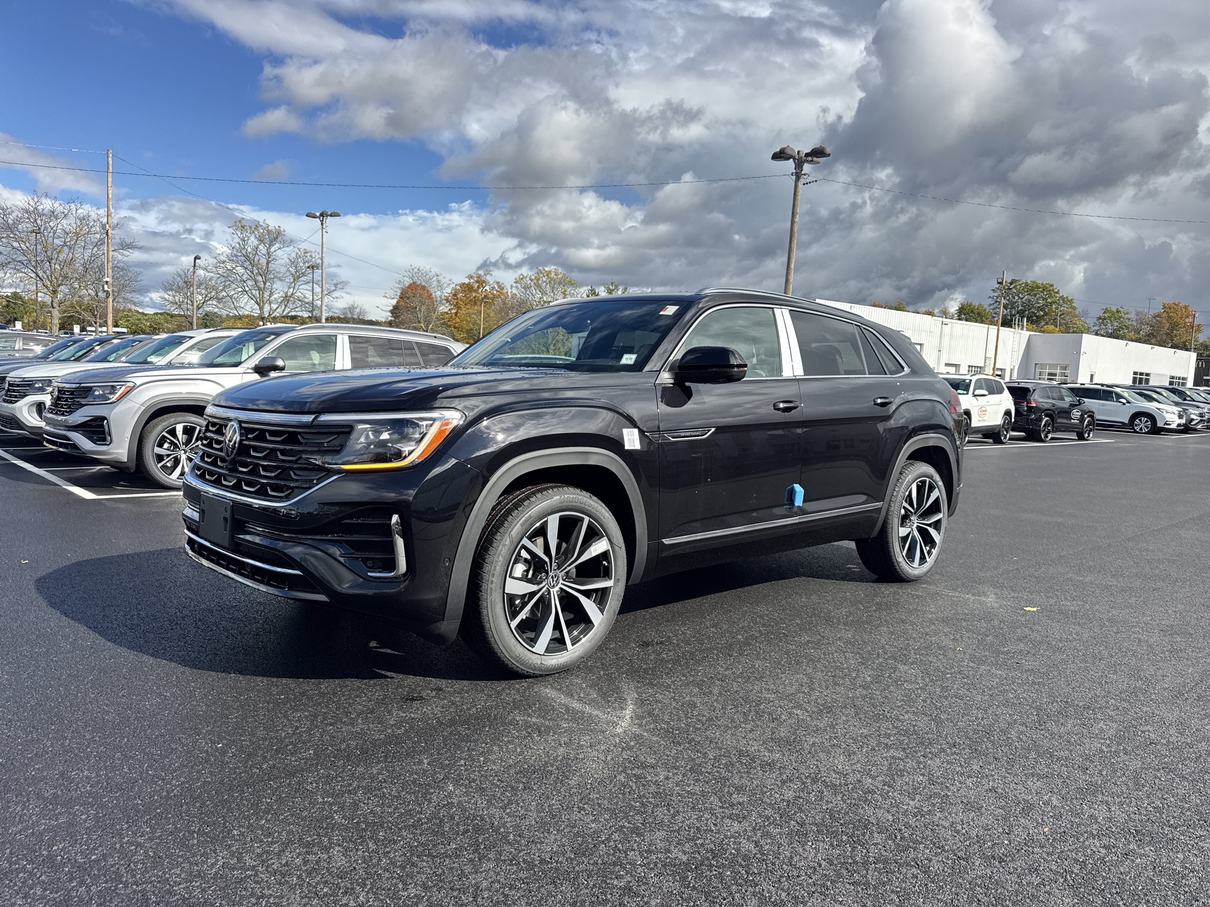 2026 Volkswagen Atlas Cross Sport 2.0T SEL Premium R-Line