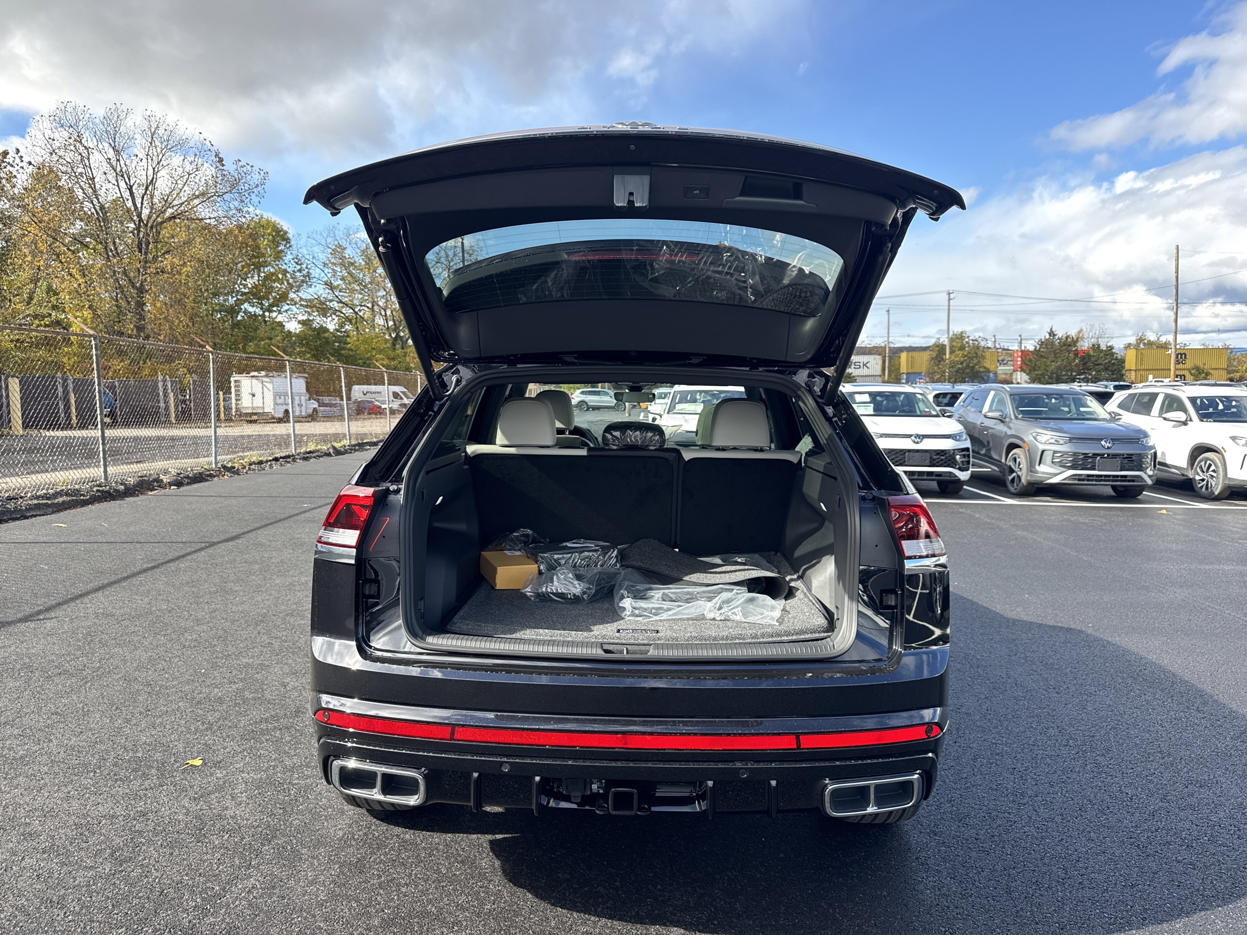 2026 Volkswagen Atlas Cross Sport 2.0T SEL Premium R-Line