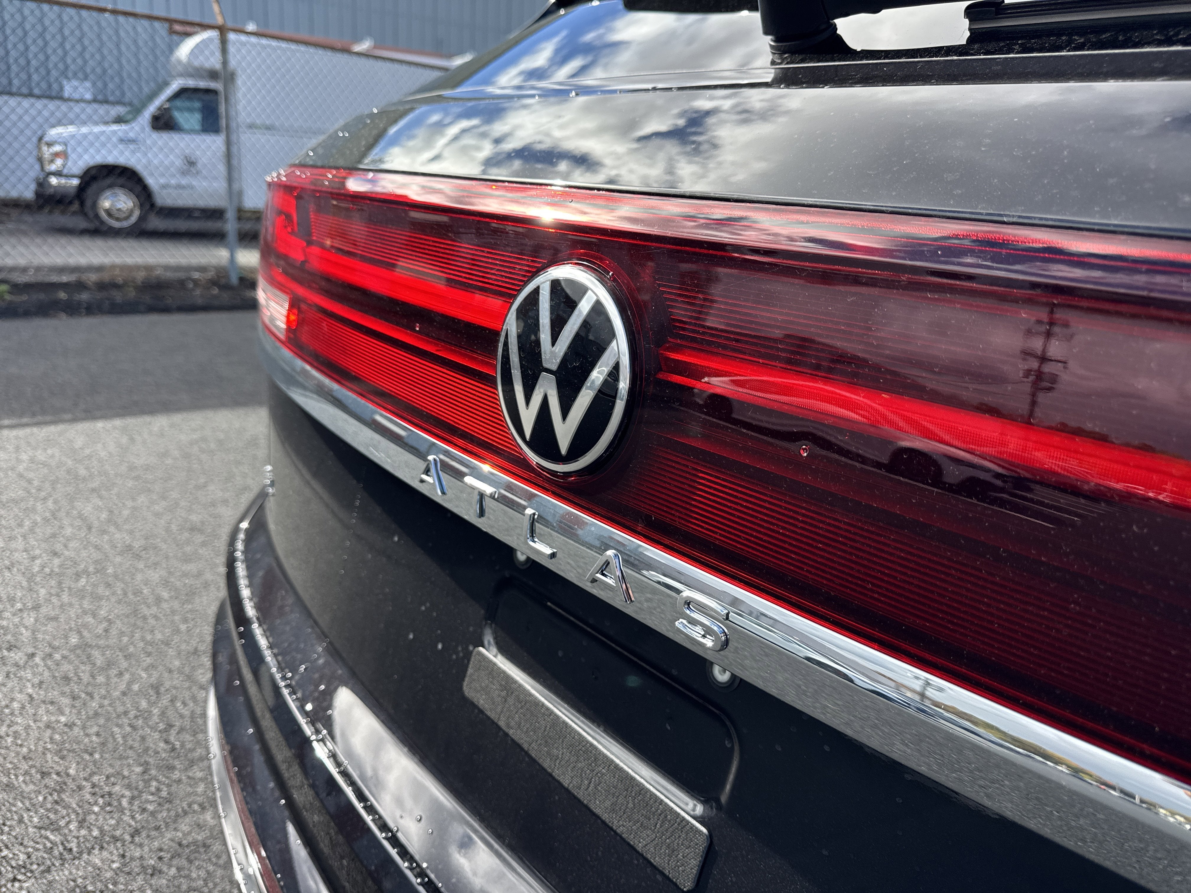 2026 Volkswagen Atlas Cross Sport 2.0T SEL Premium R-Line