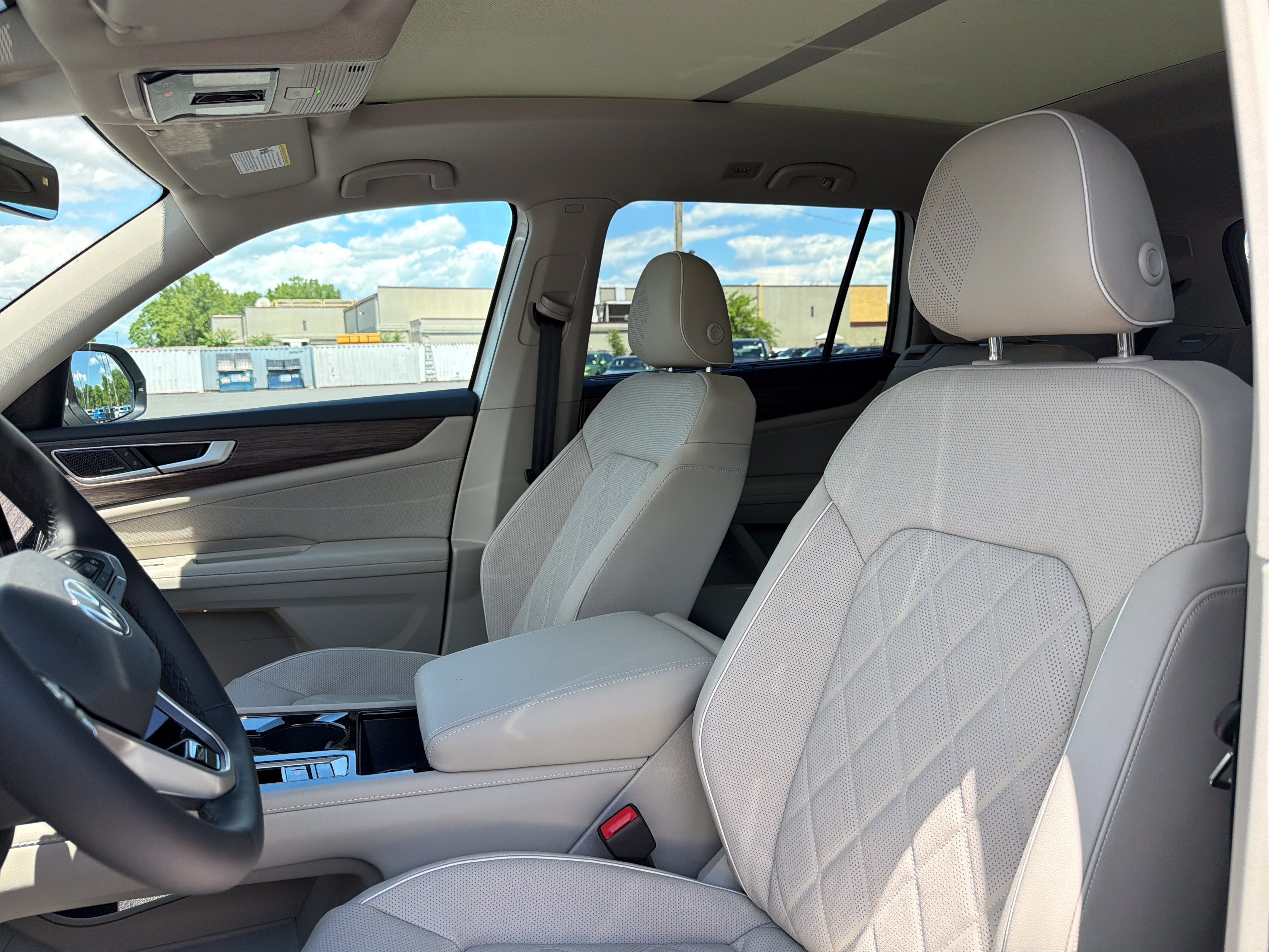 2026 Volkswagen Atlas 2.0T SEL Premium R-Line