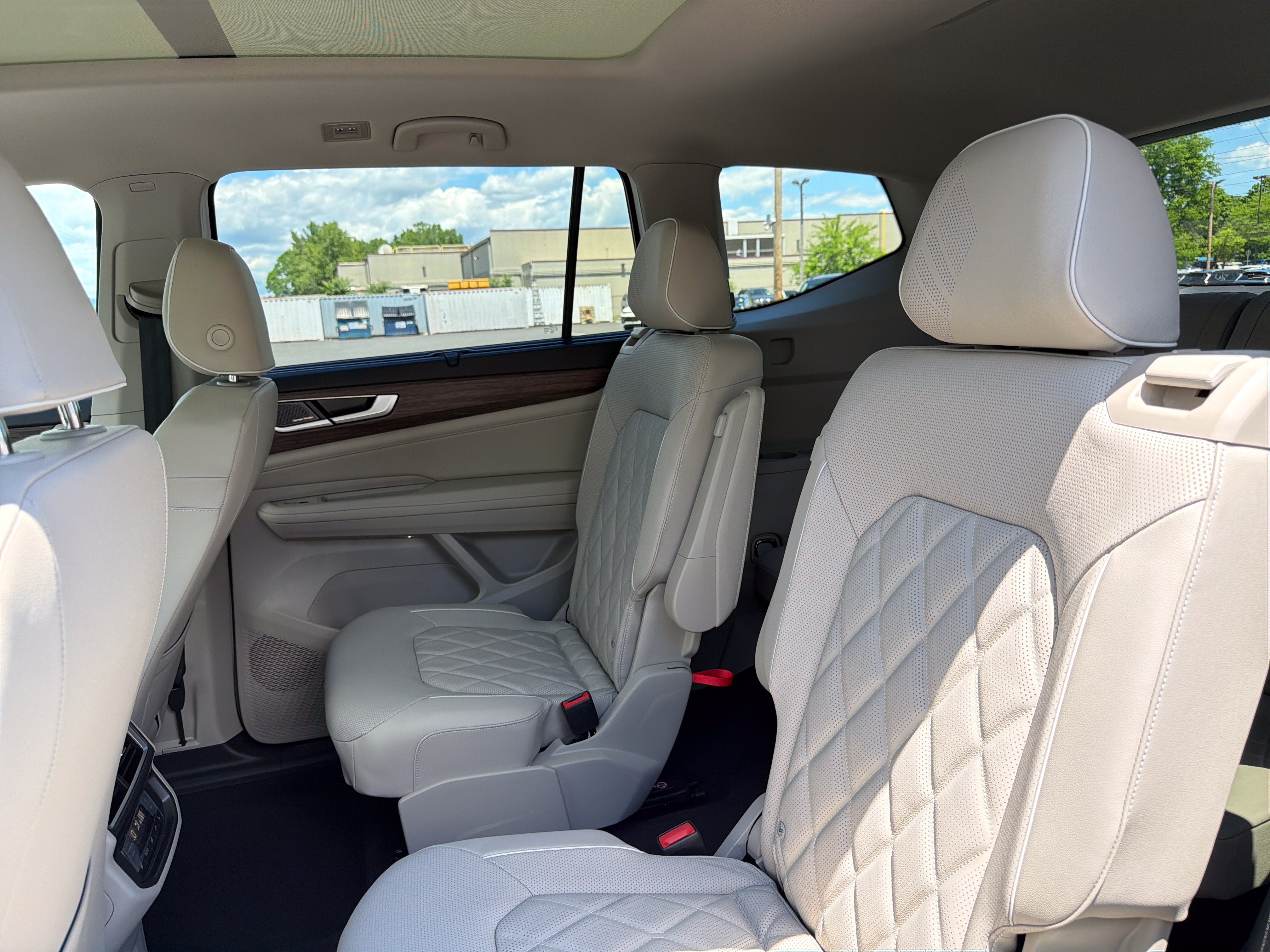 2026 Volkswagen Atlas 2.0T SEL Premium R-Line