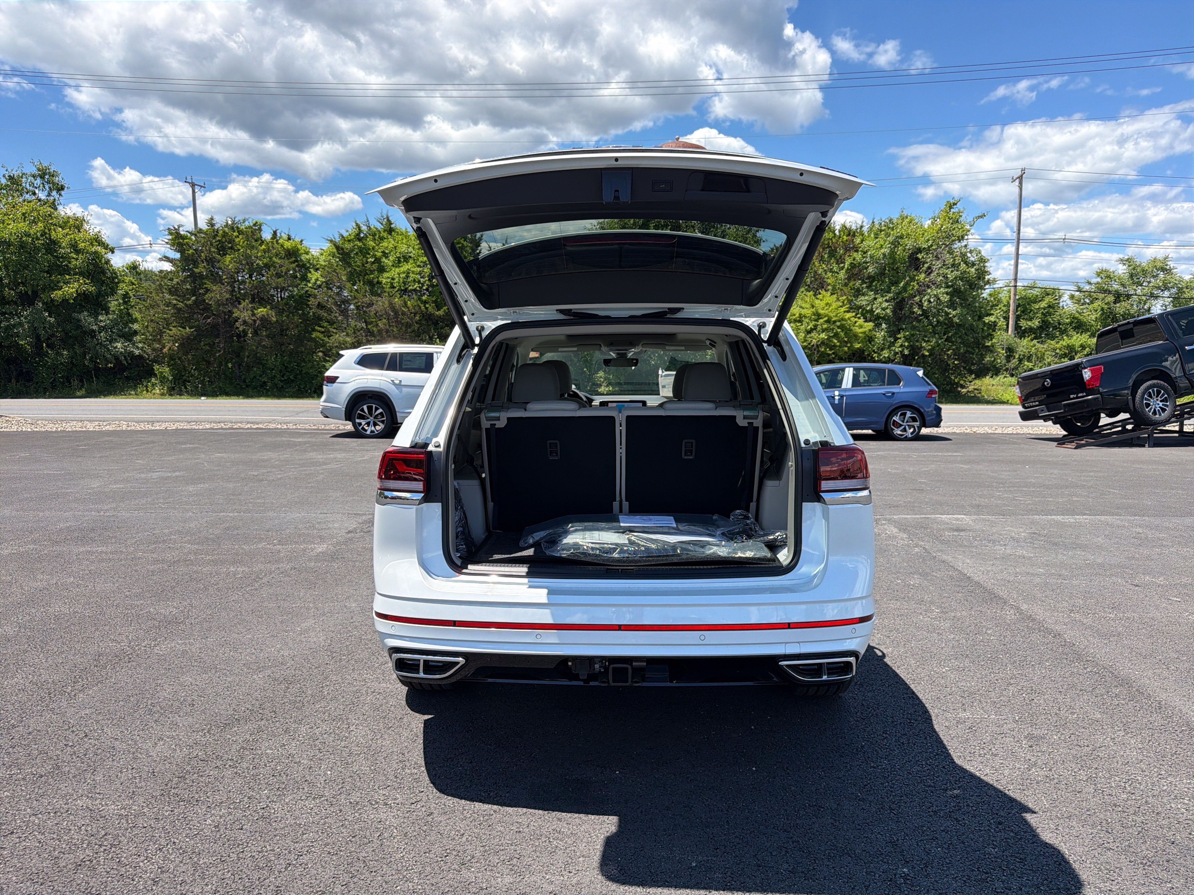 2026 Volkswagen Atlas 2.0T SEL Premium R-Line