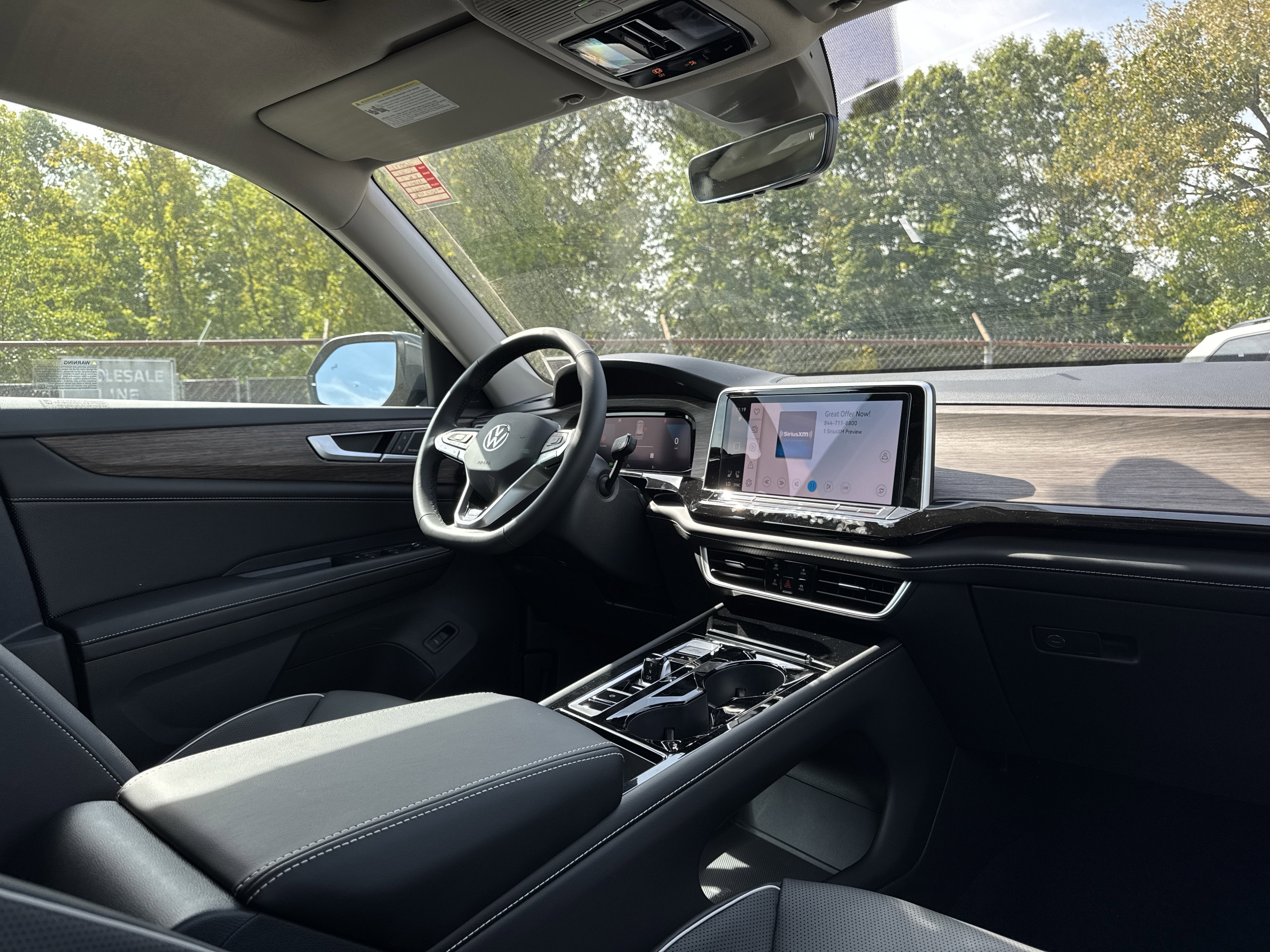 2026 Volkswagen Atlas 2.0T SEL Premium R-Line