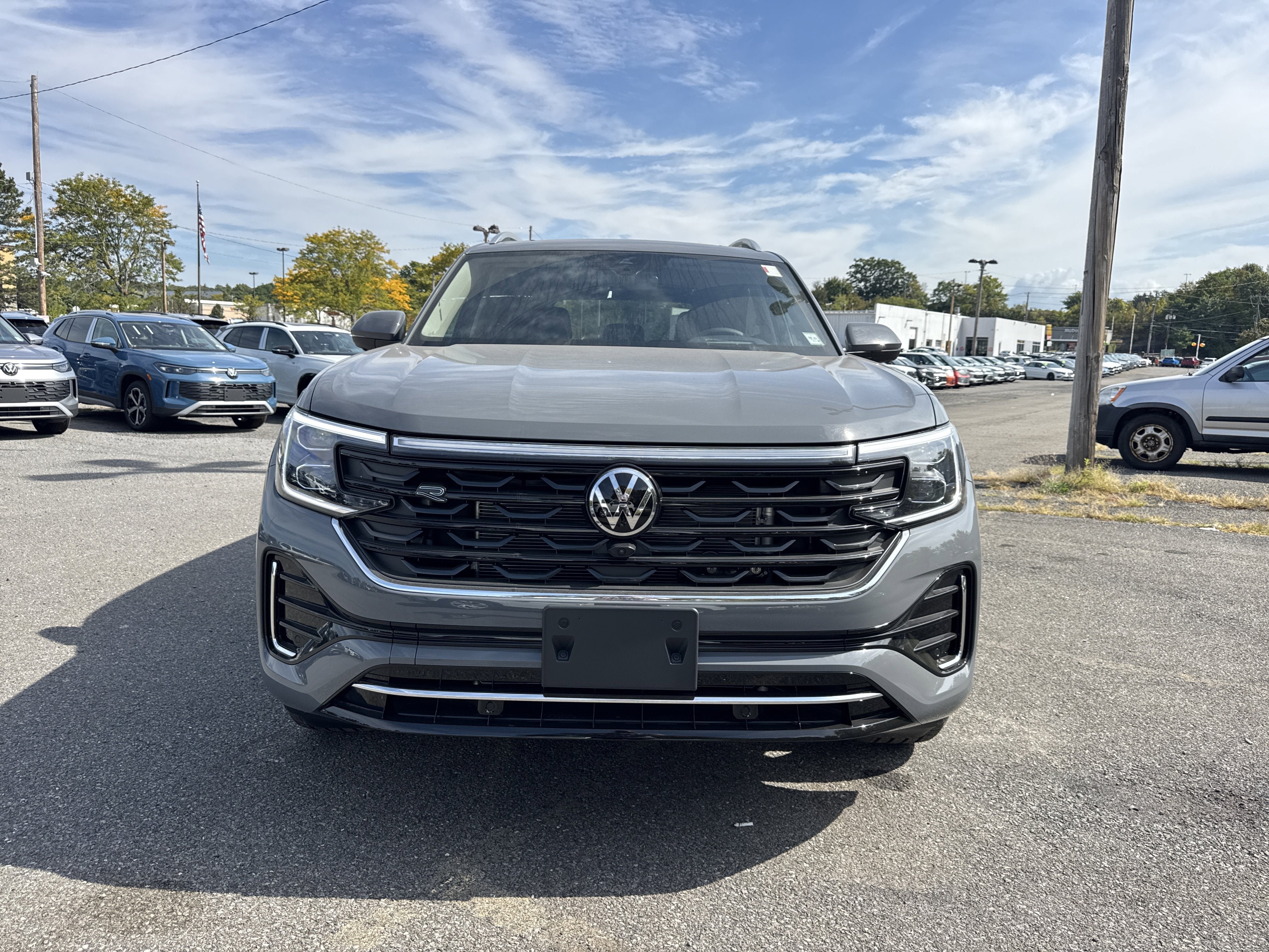 2026 Volkswagen Atlas 2.0T SEL Premium R-Line
