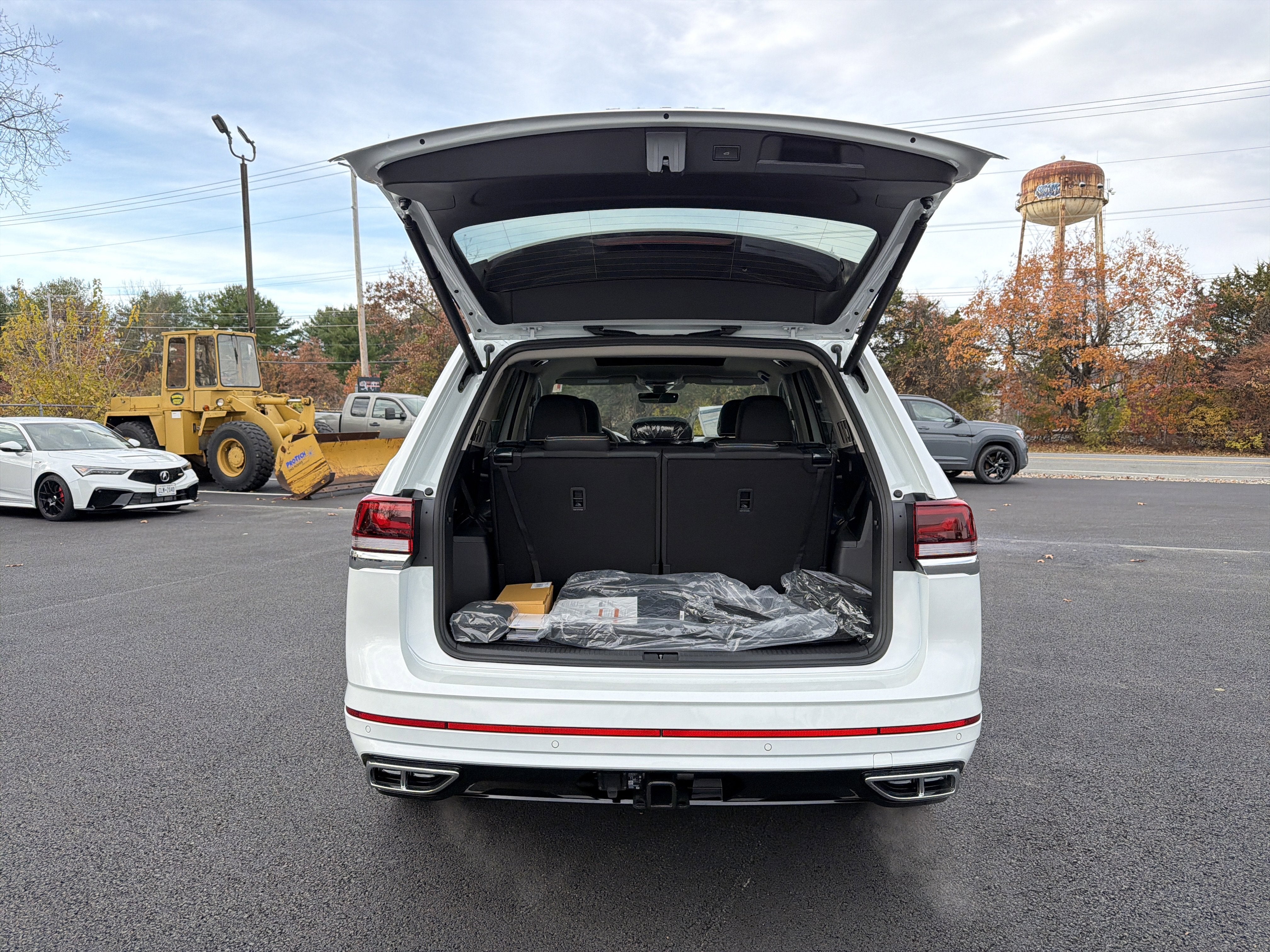 2026 Volkswagen Atlas 2.0T SEL Premium R-Line