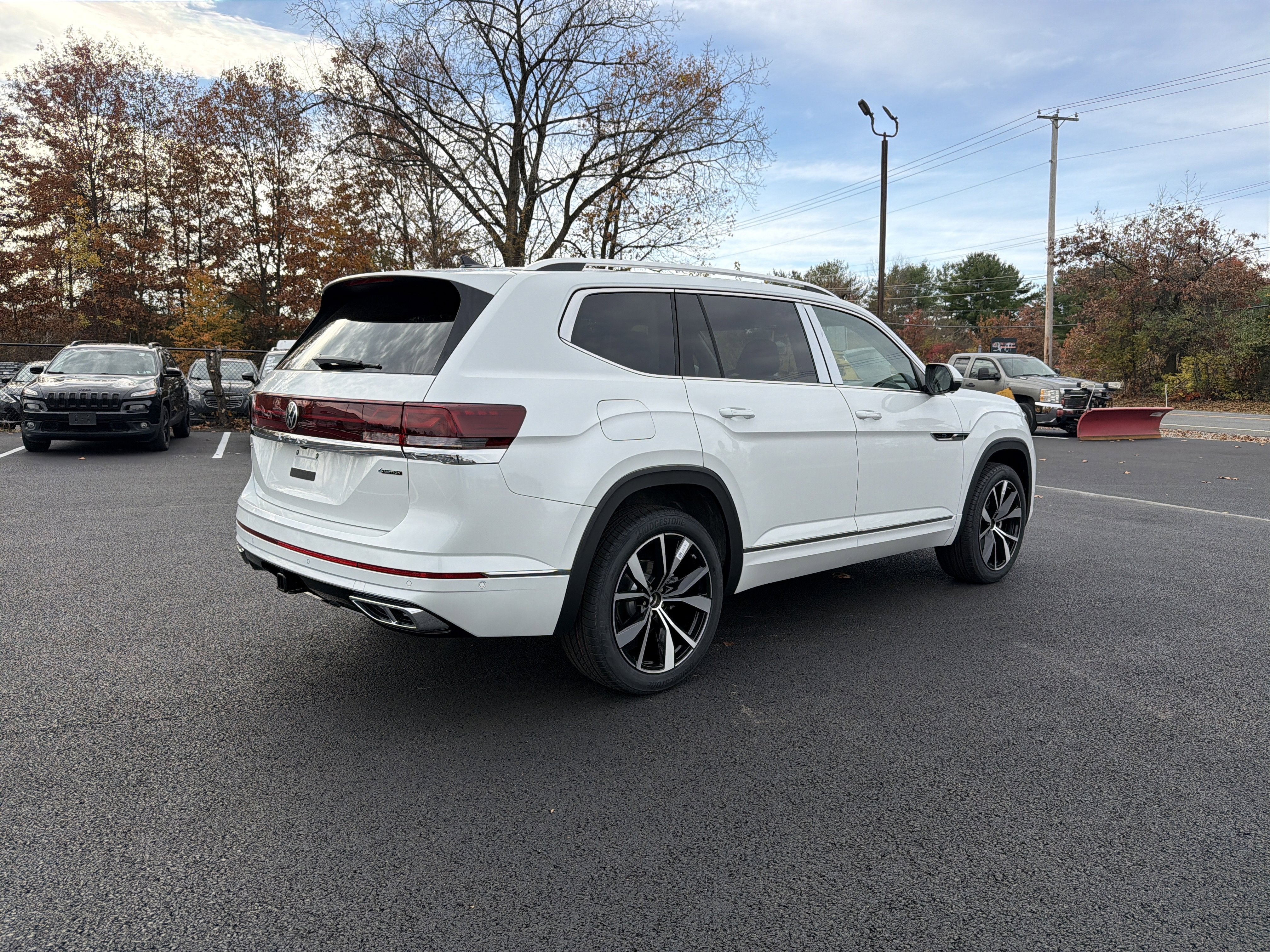 2026 Volkswagen Atlas 2.0T SEL Premium R-Line