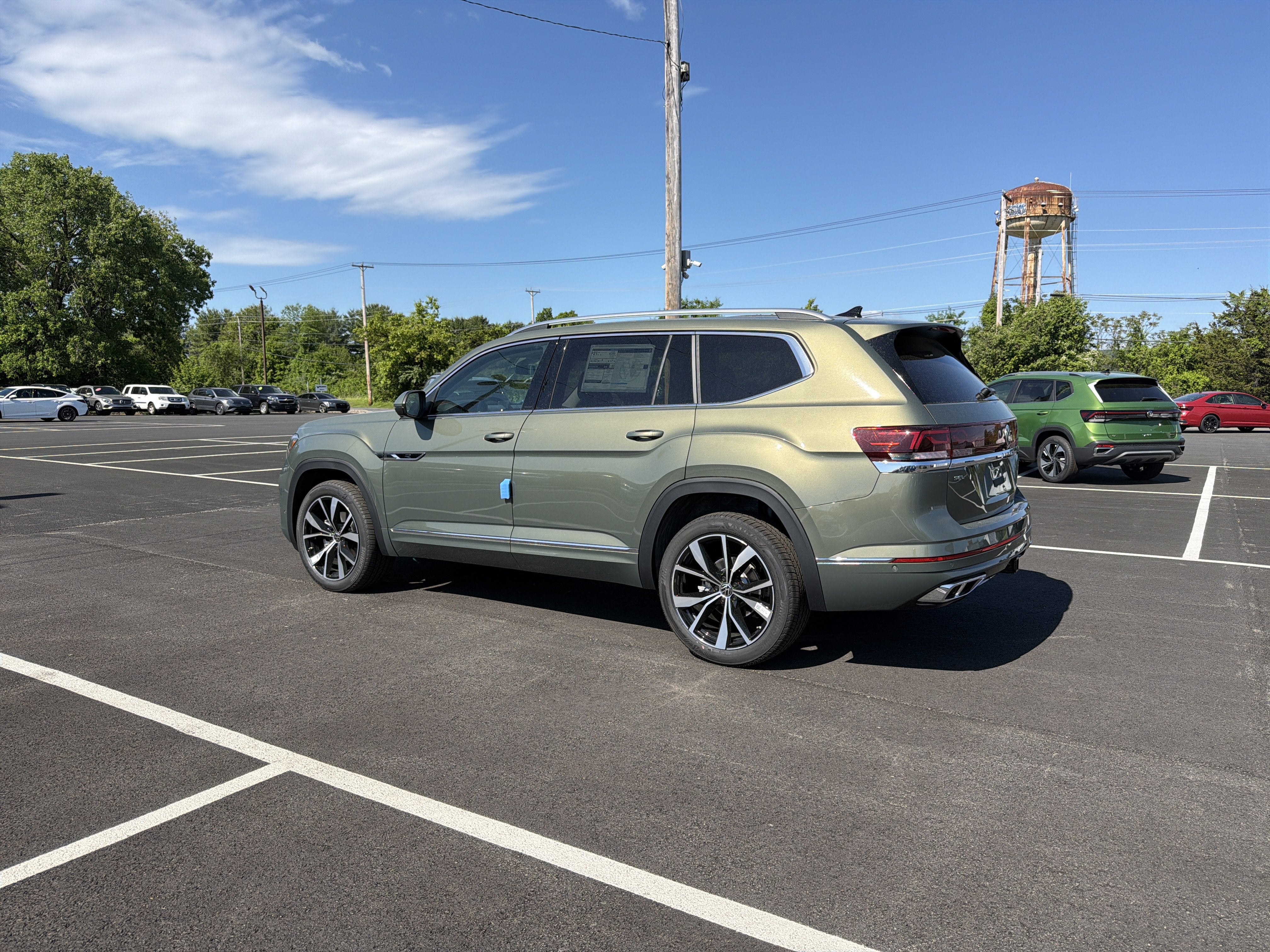 2026 Volkswagen Atlas 2.0T SEL Premium R-Line