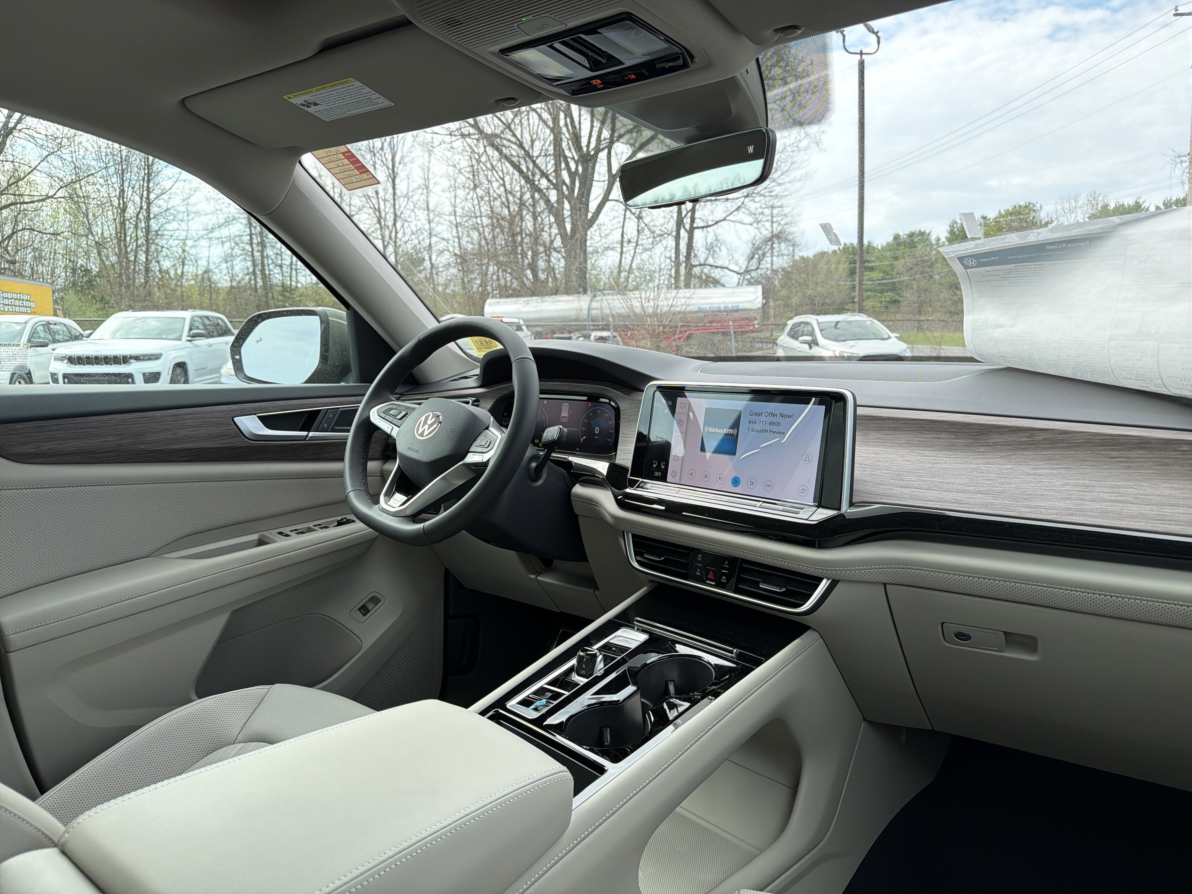 2026 Volkswagen Atlas 2.0T SEL Premium R-Line