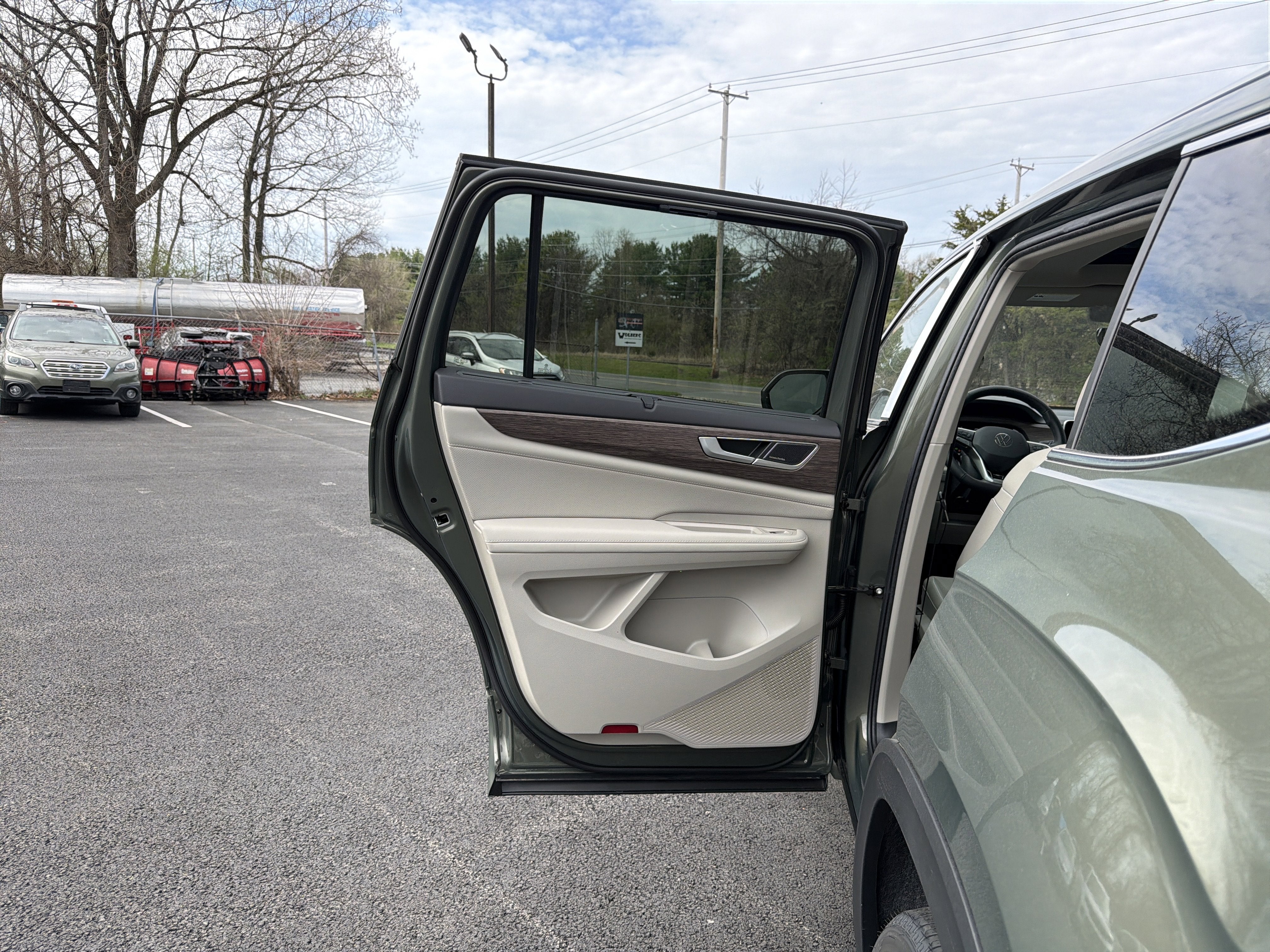 2026 Volkswagen Atlas 2.0T SEL Premium R-Line