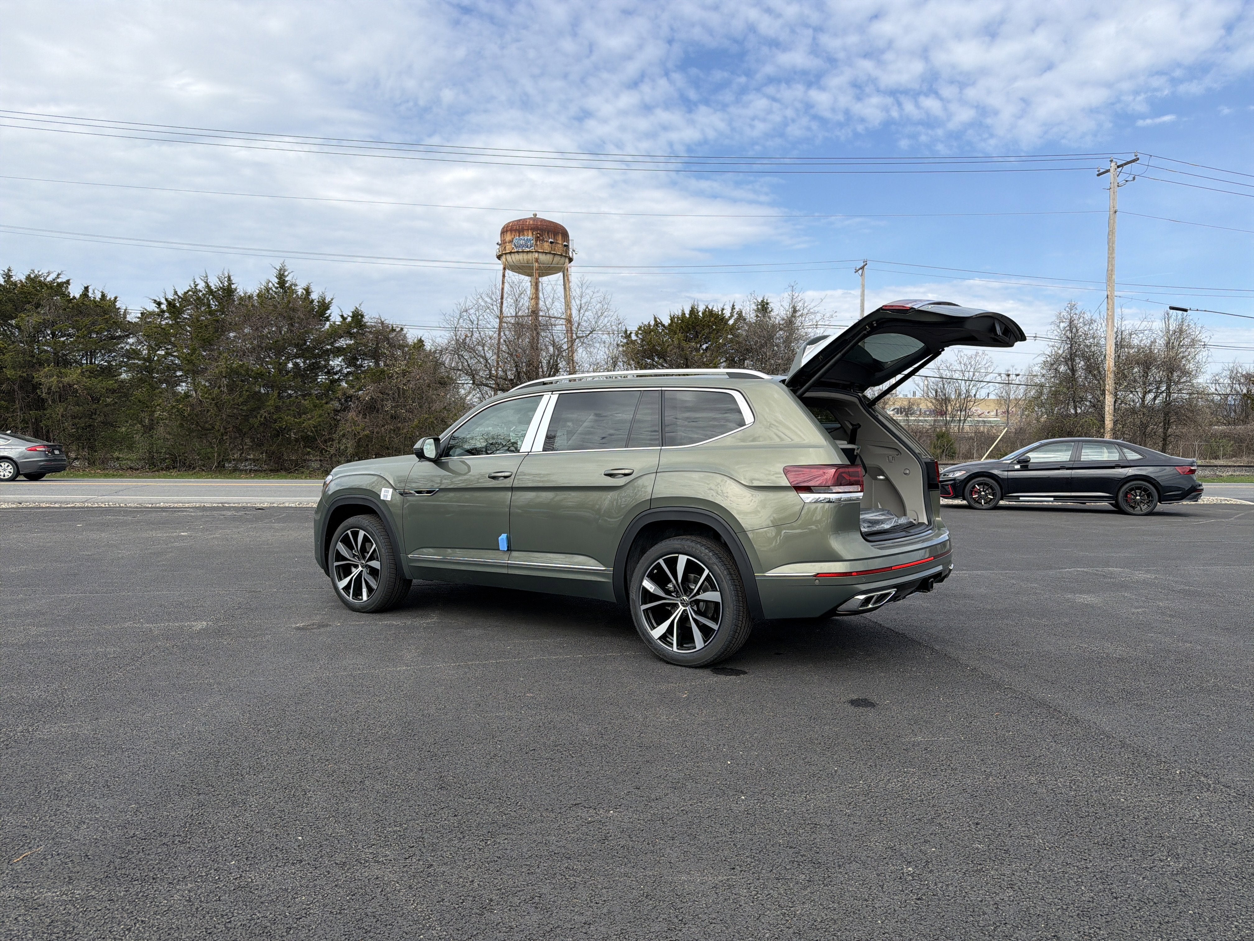 2026 Volkswagen Atlas 2.0T SEL Premium R-Line