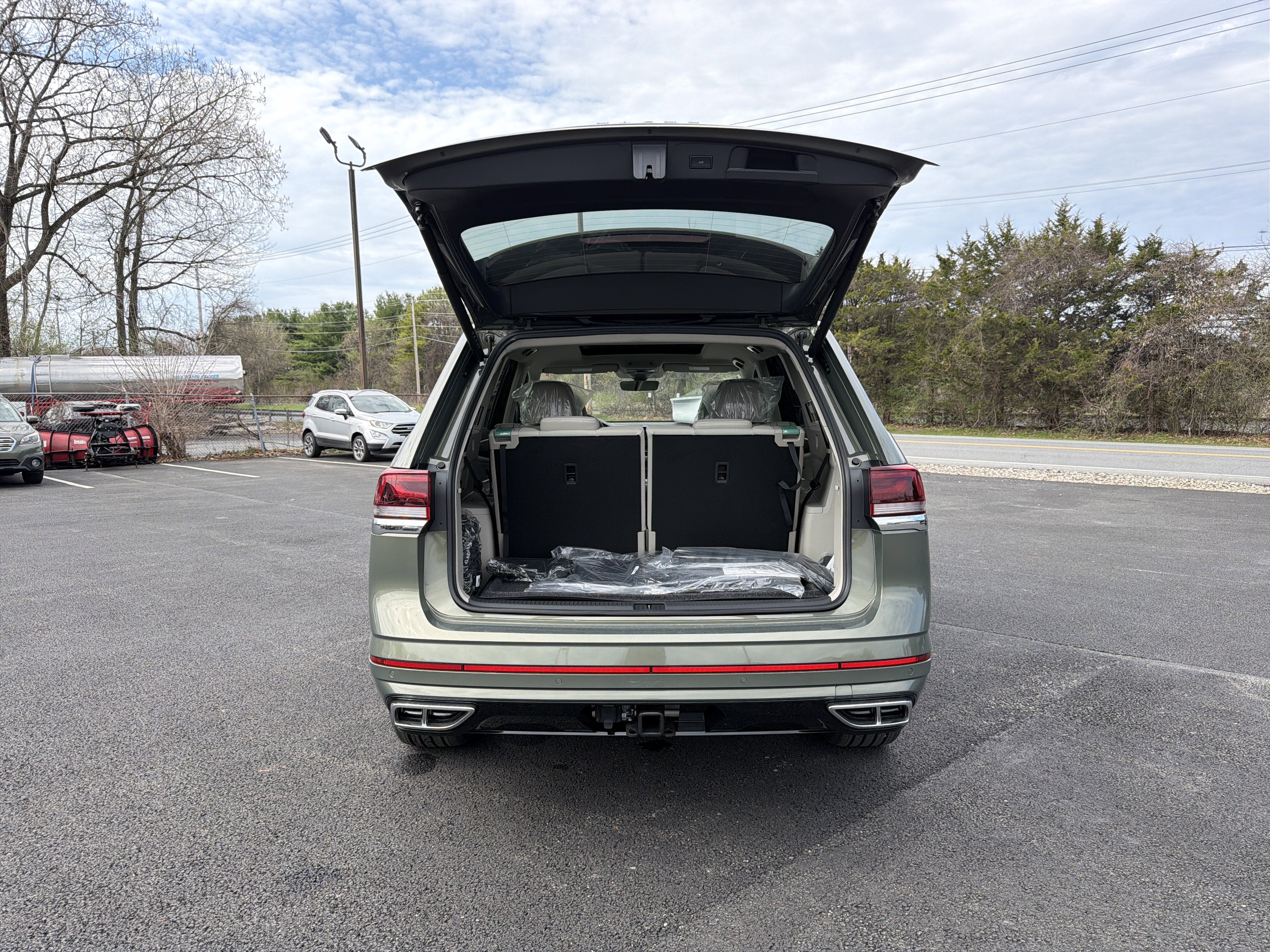 2026 Volkswagen Atlas 2.0T SEL Premium R-Line