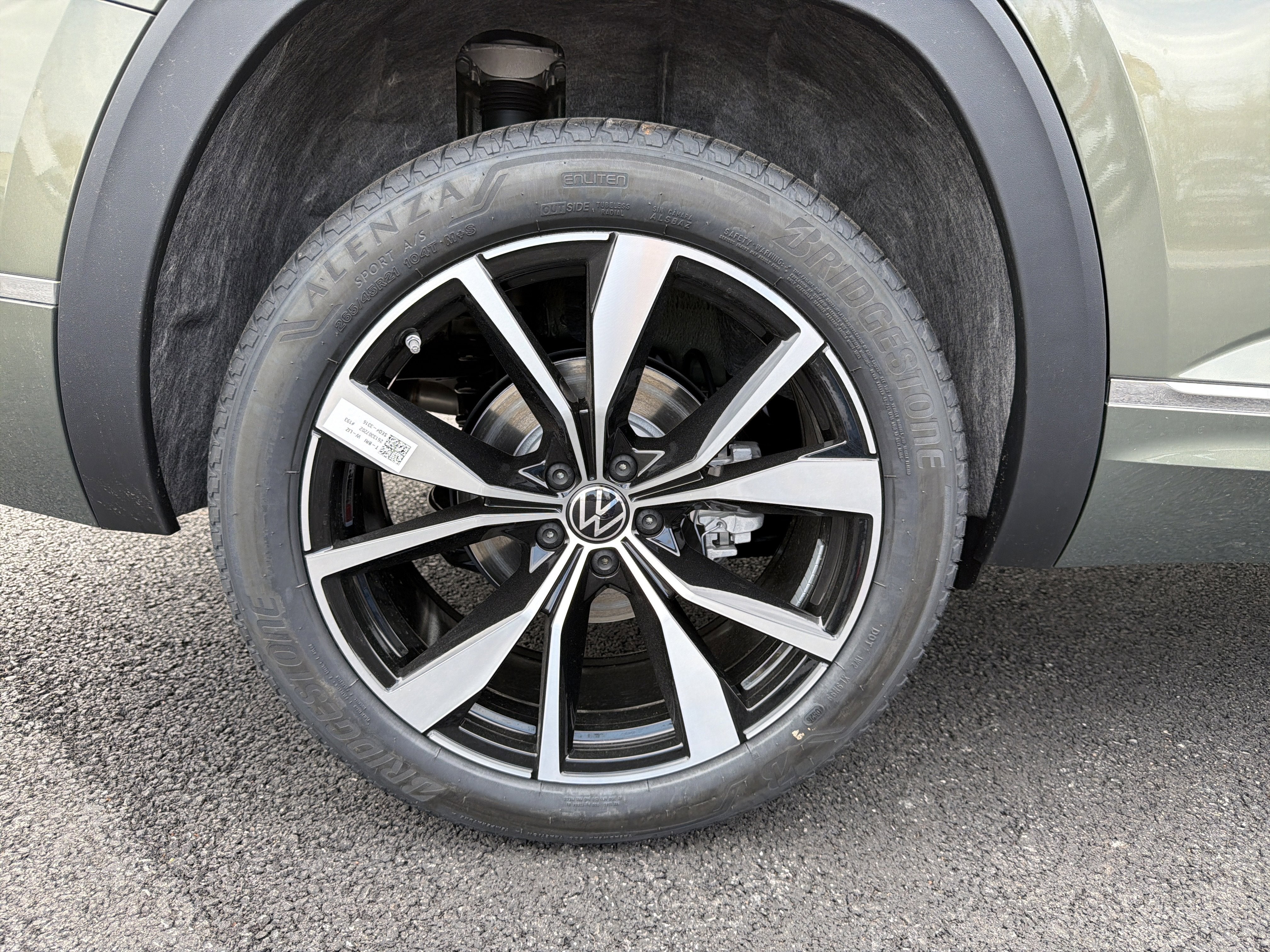 2026 Volkswagen Atlas 2.0T SEL Premium R-Line