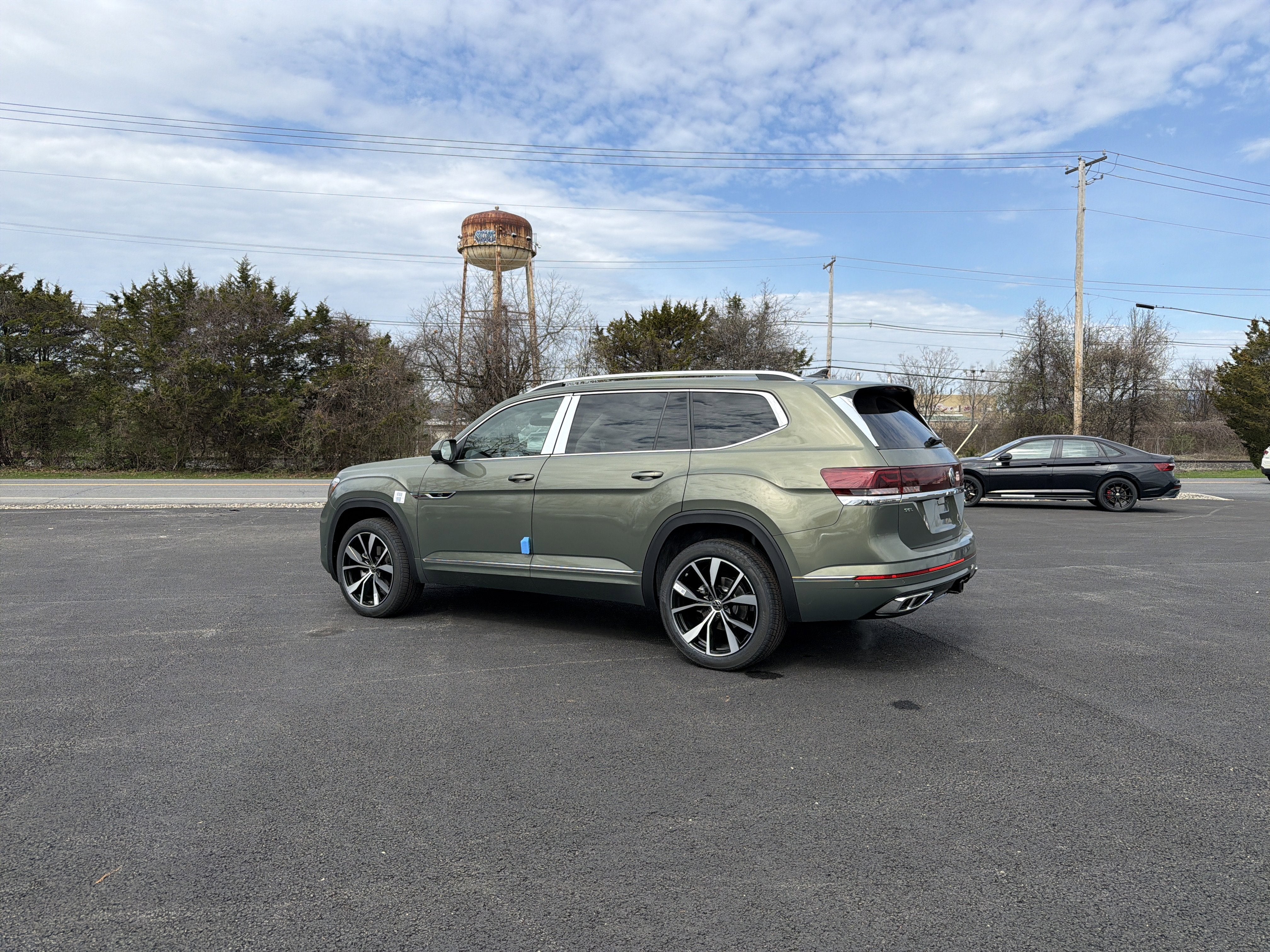 2026 Volkswagen Atlas 2.0T SEL Premium R-Line