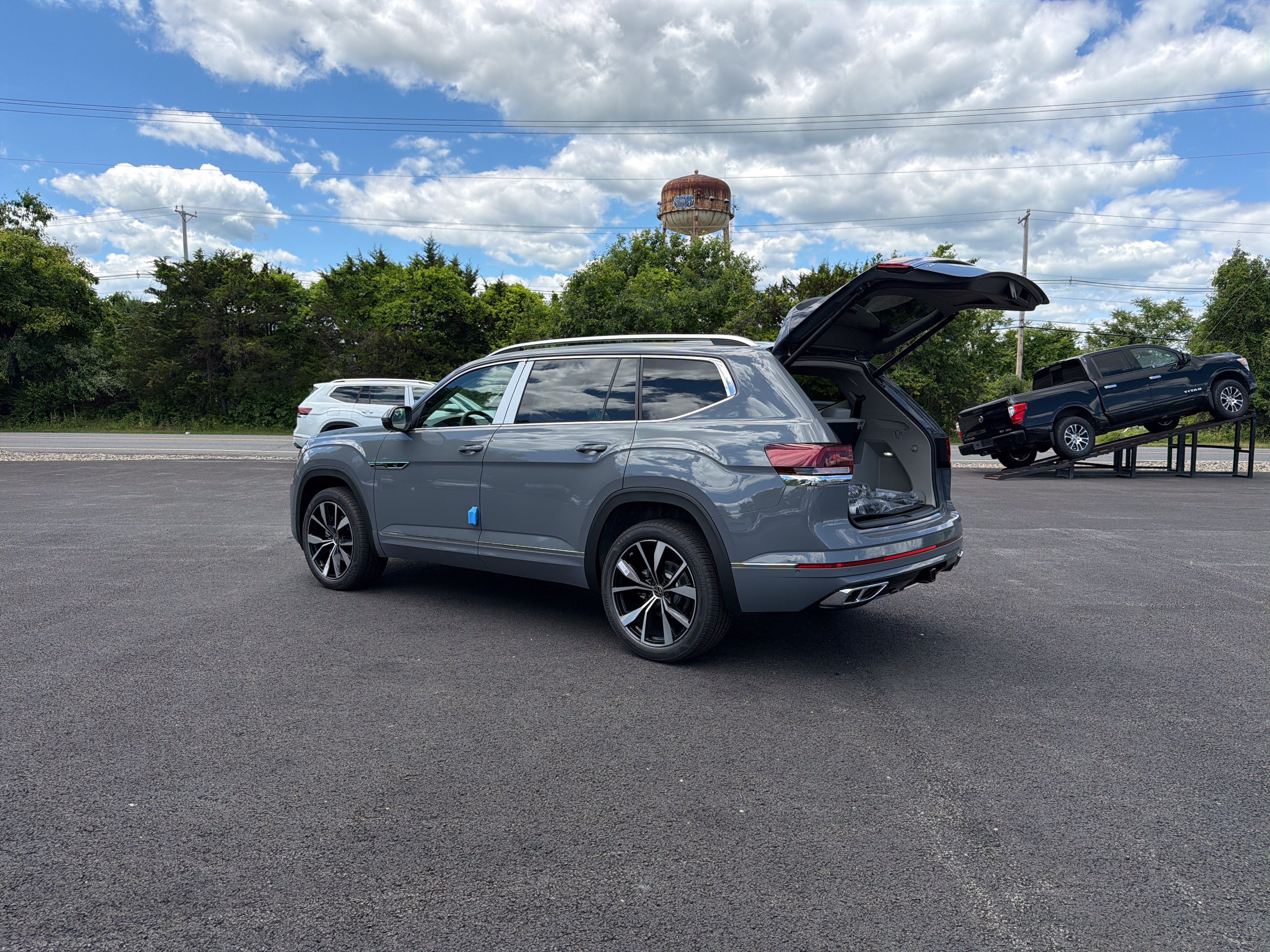 2026 Volkswagen Atlas 2.0T SEL Premium R-Line