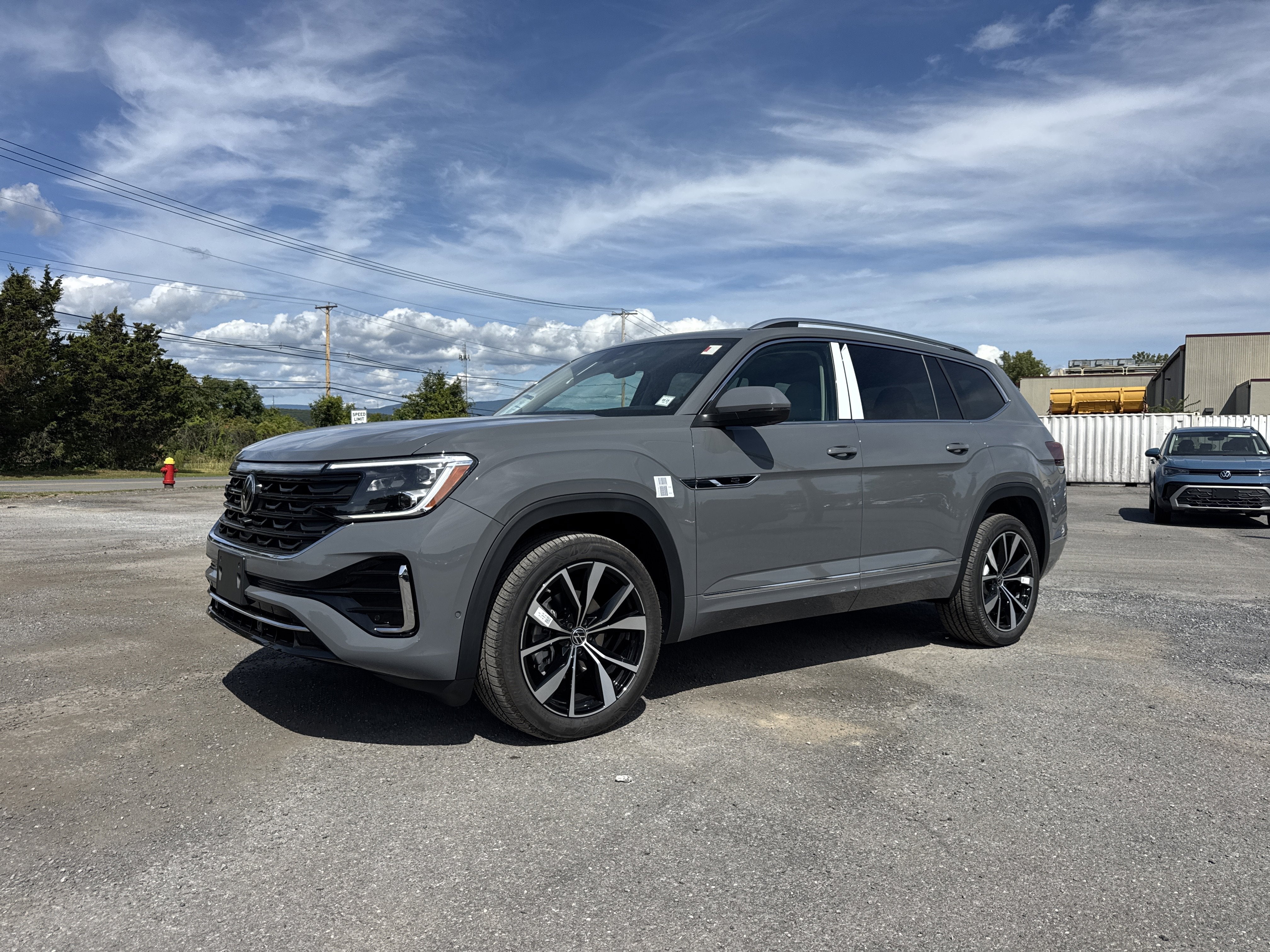 2026 Volkswagen Atlas 2.0T SEL Premium R-Line