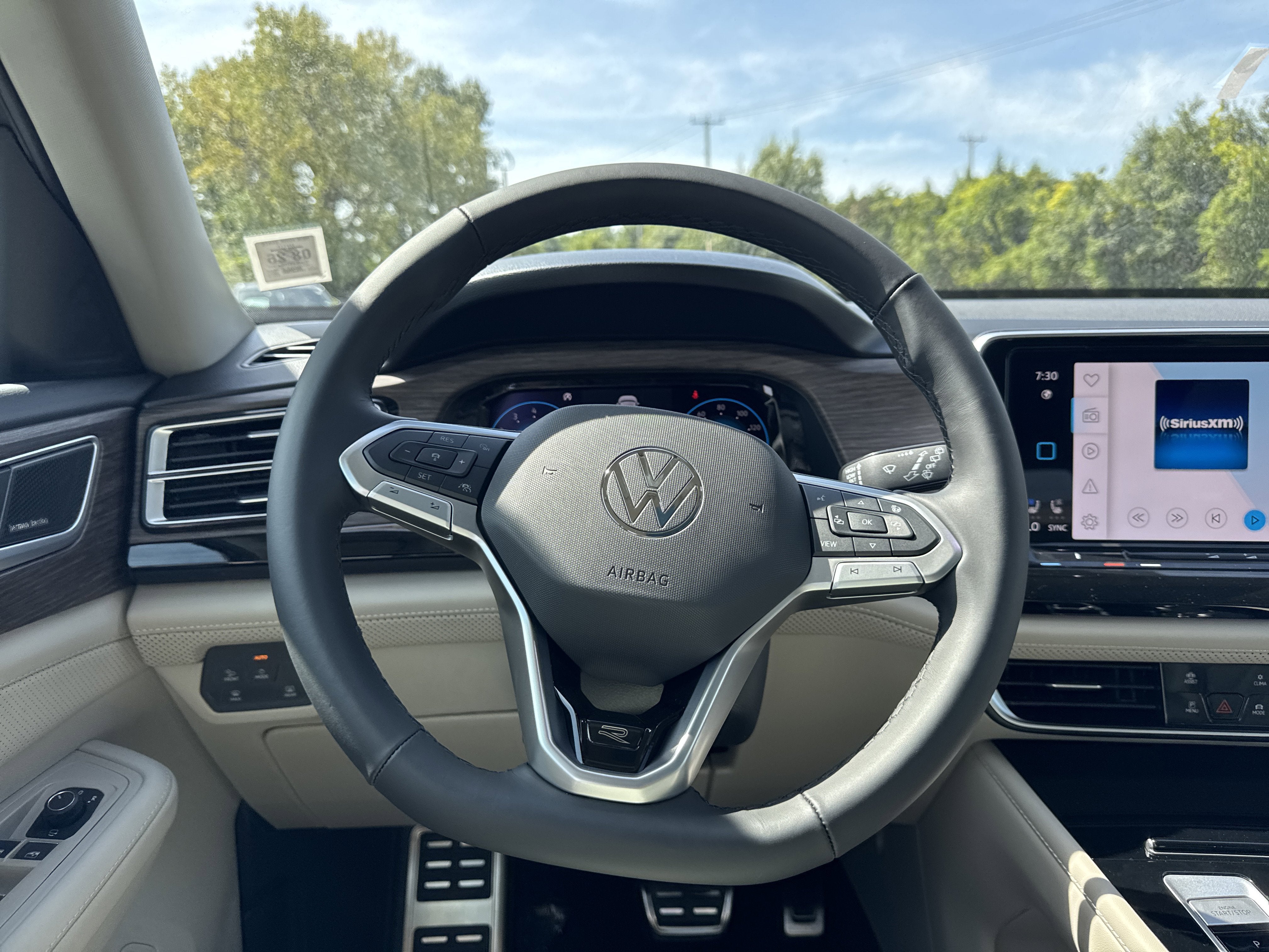 2026 Volkswagen Atlas 2.0T SEL Premium R-Line