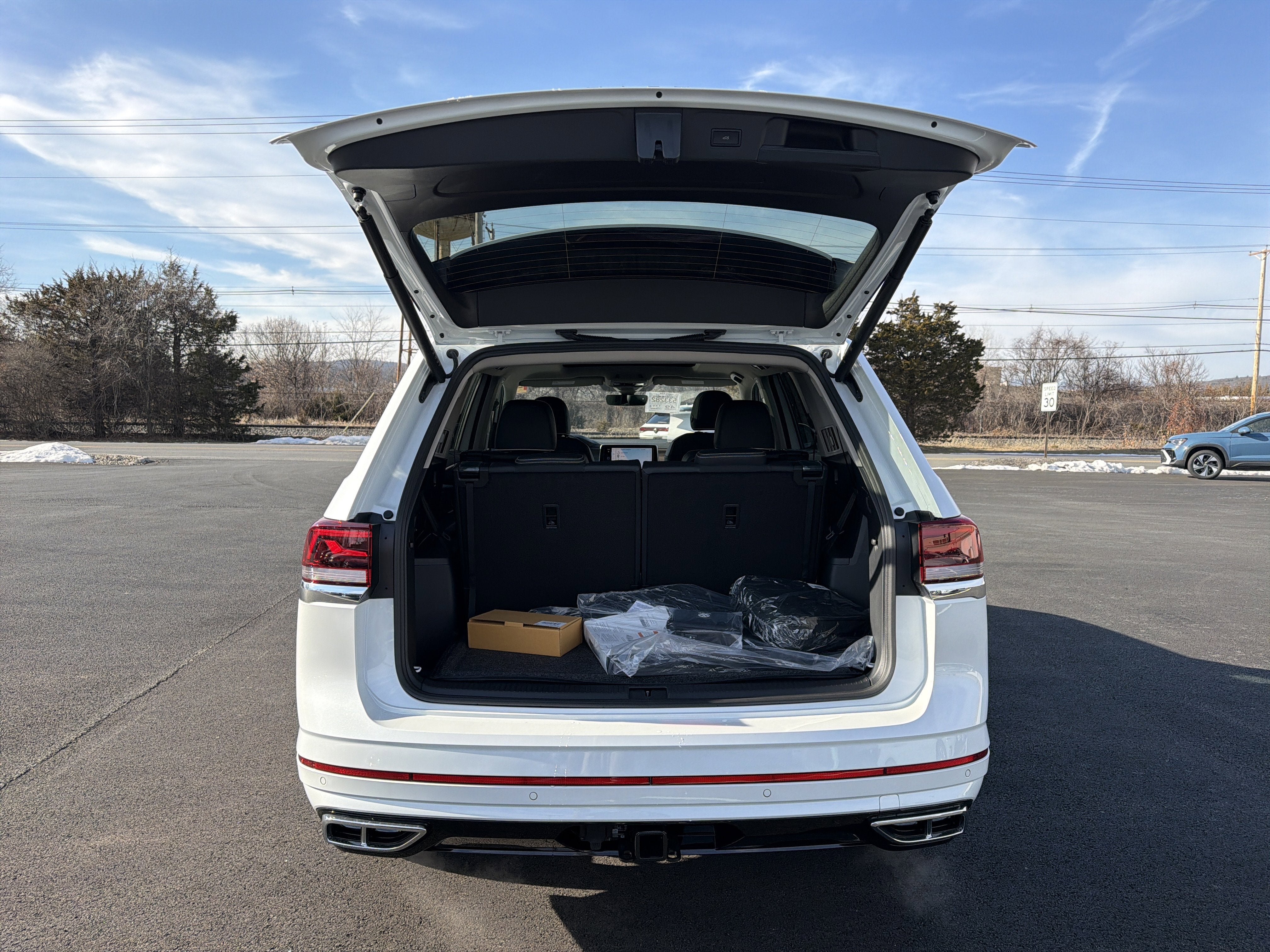 2026 Volkswagen Atlas 2.0T SEL Premium R-Line