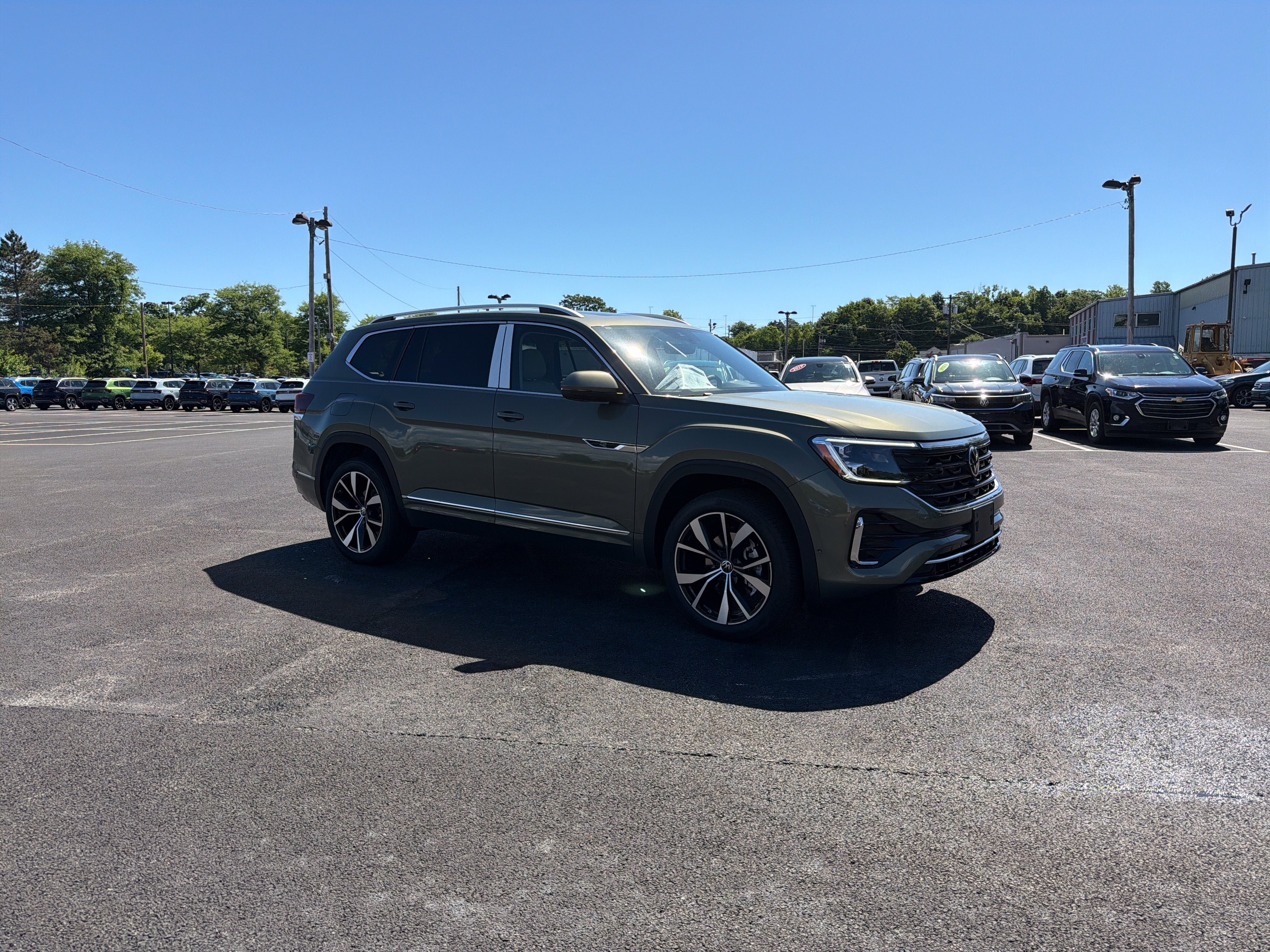 2026 Volkswagen Atlas 2.0T SEL Premium R-Line