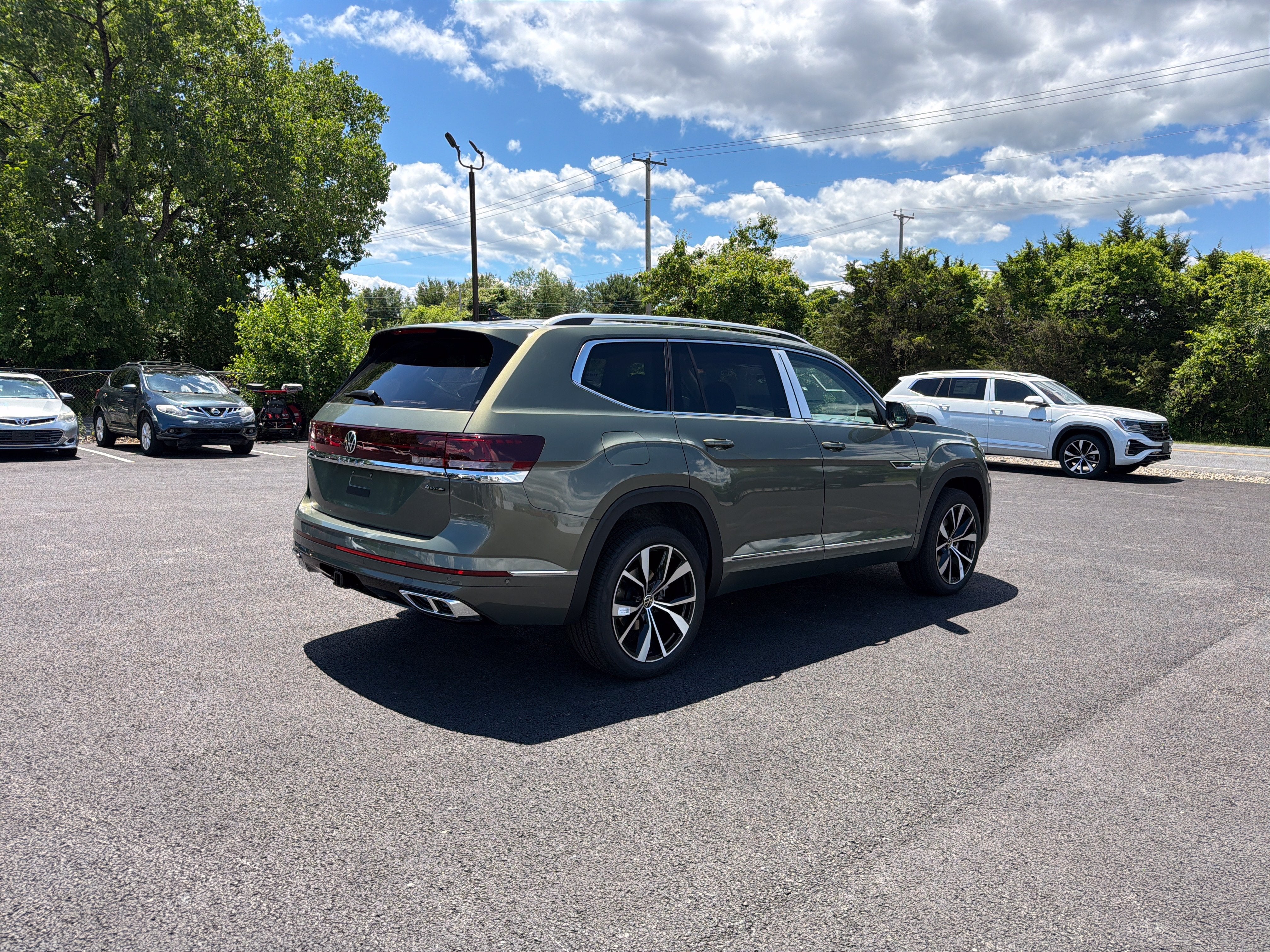 2026 Volkswagen Atlas 2.0T SEL Premium R-Line