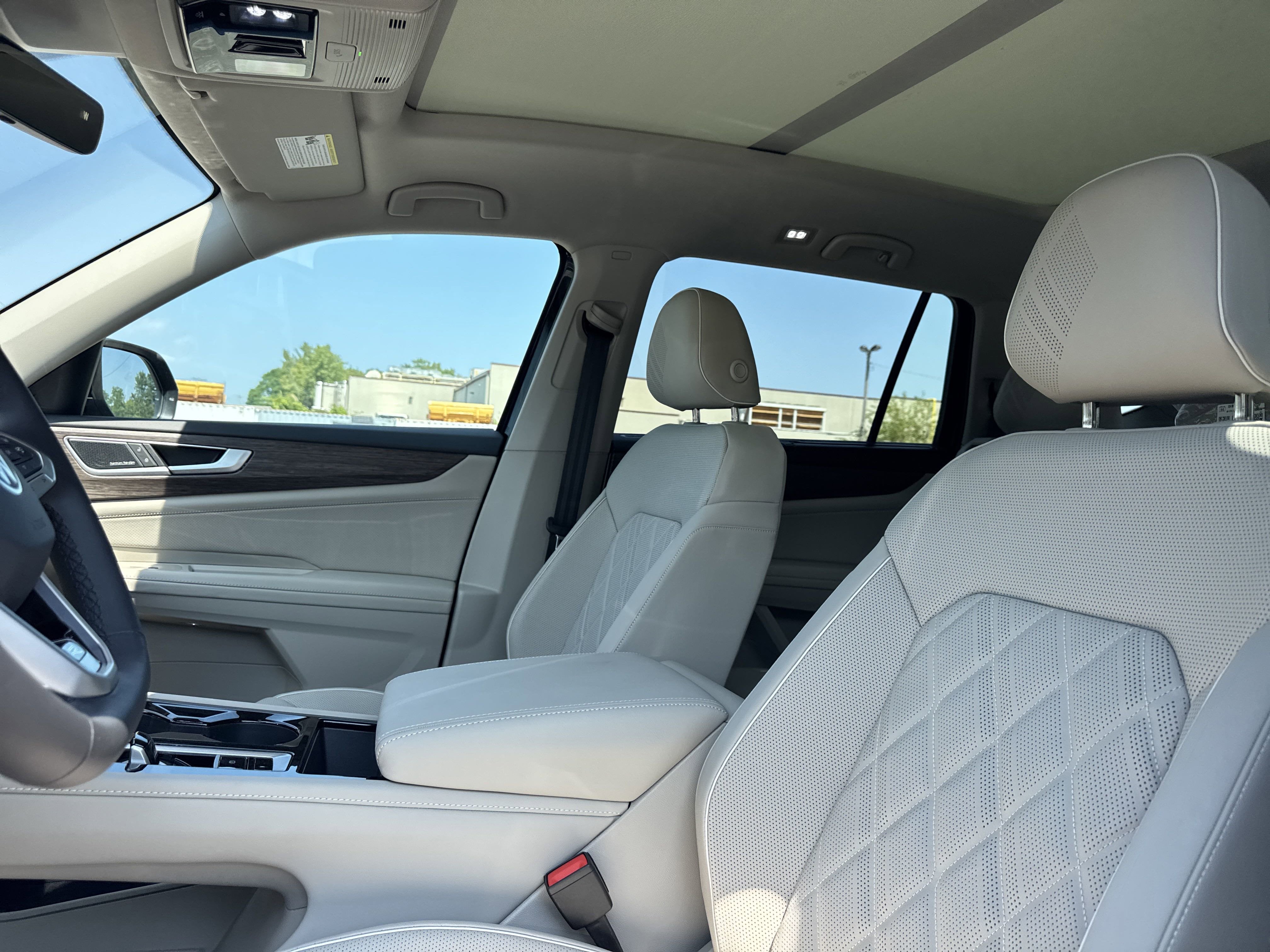 2026 Volkswagen Atlas 2.0T SEL Premium R-Line