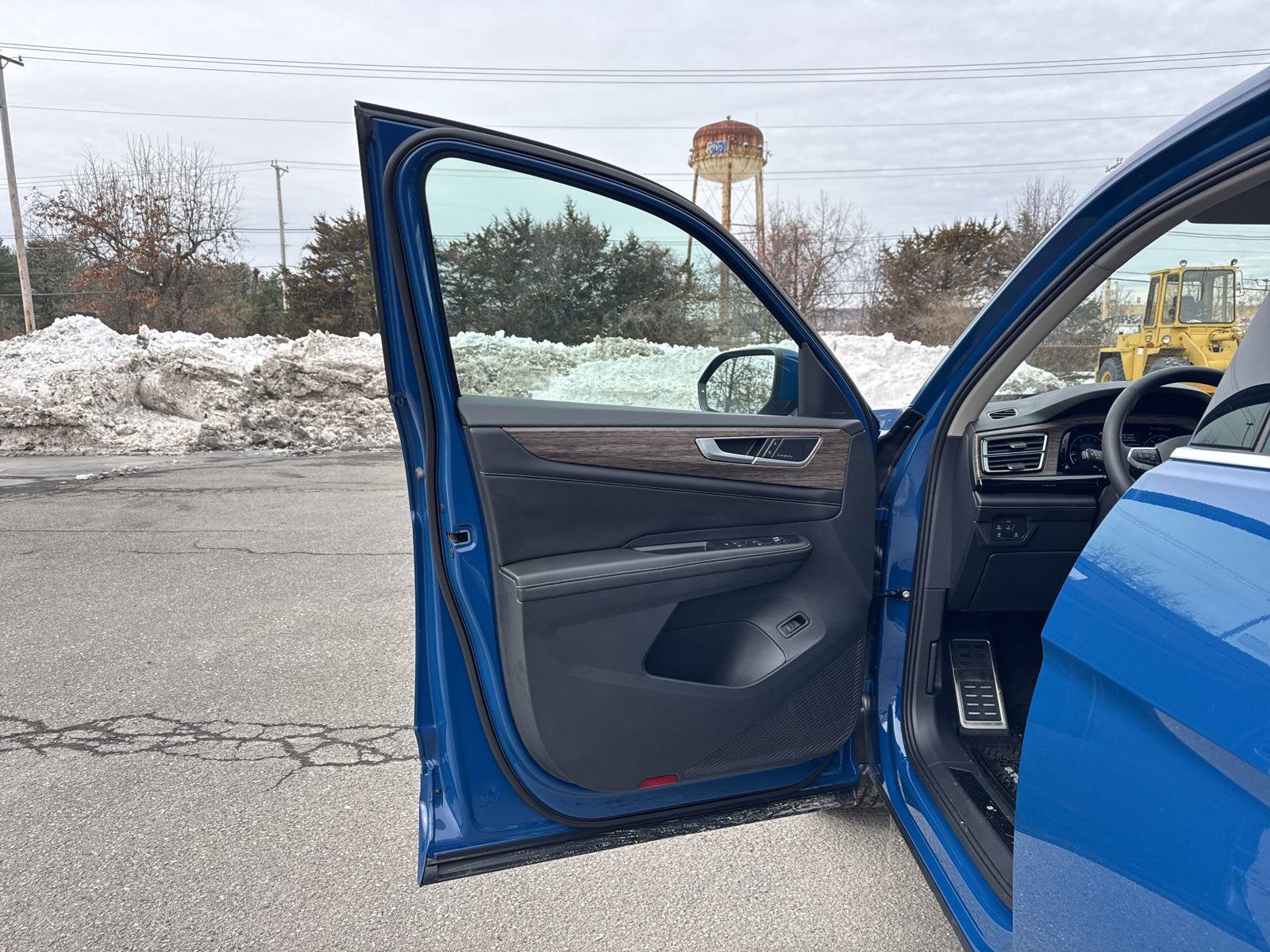 2025 Volkswagen Atlas 2.0T SEL Premium R-Line