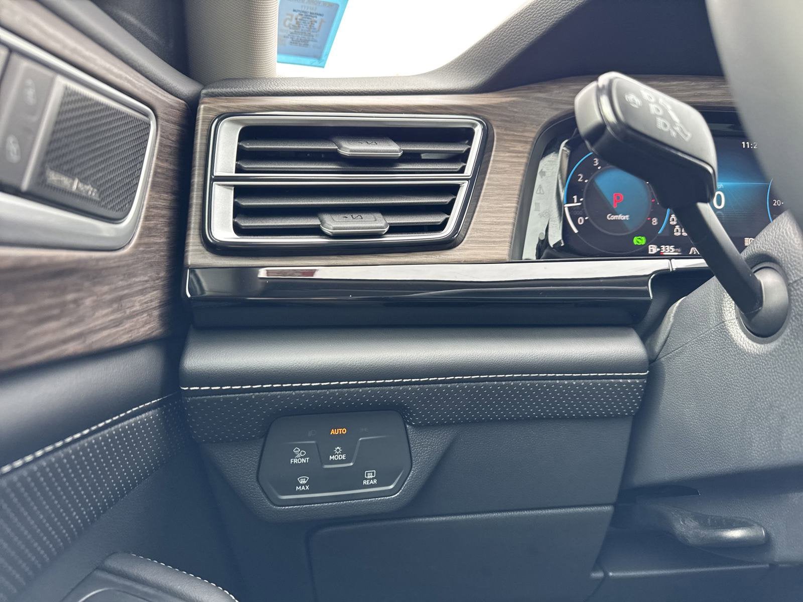 2025 Volkswagen Atlas 2.0T SEL Premium R-Line