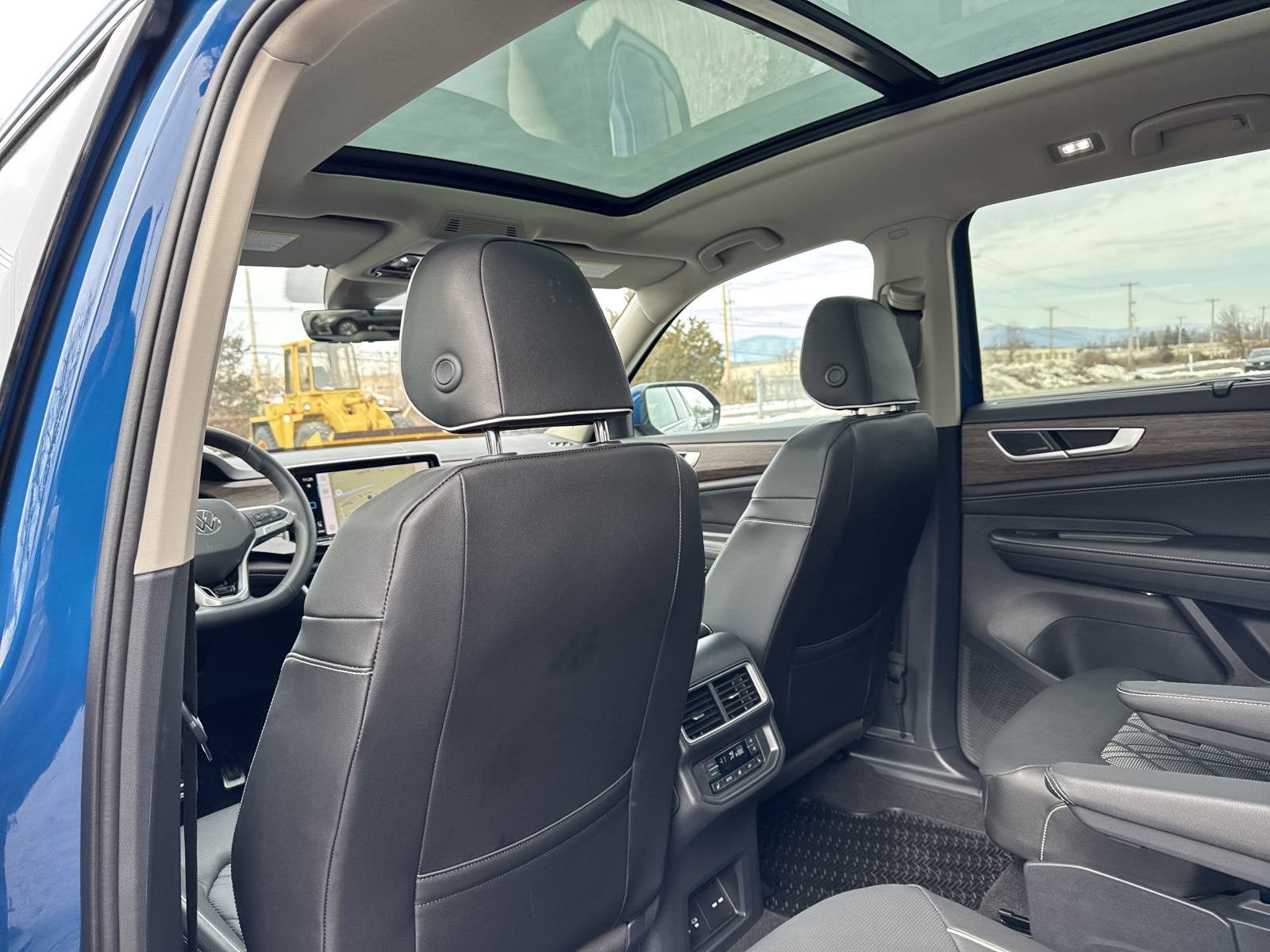 2025 Volkswagen Atlas 2.0T SEL Premium R-Line