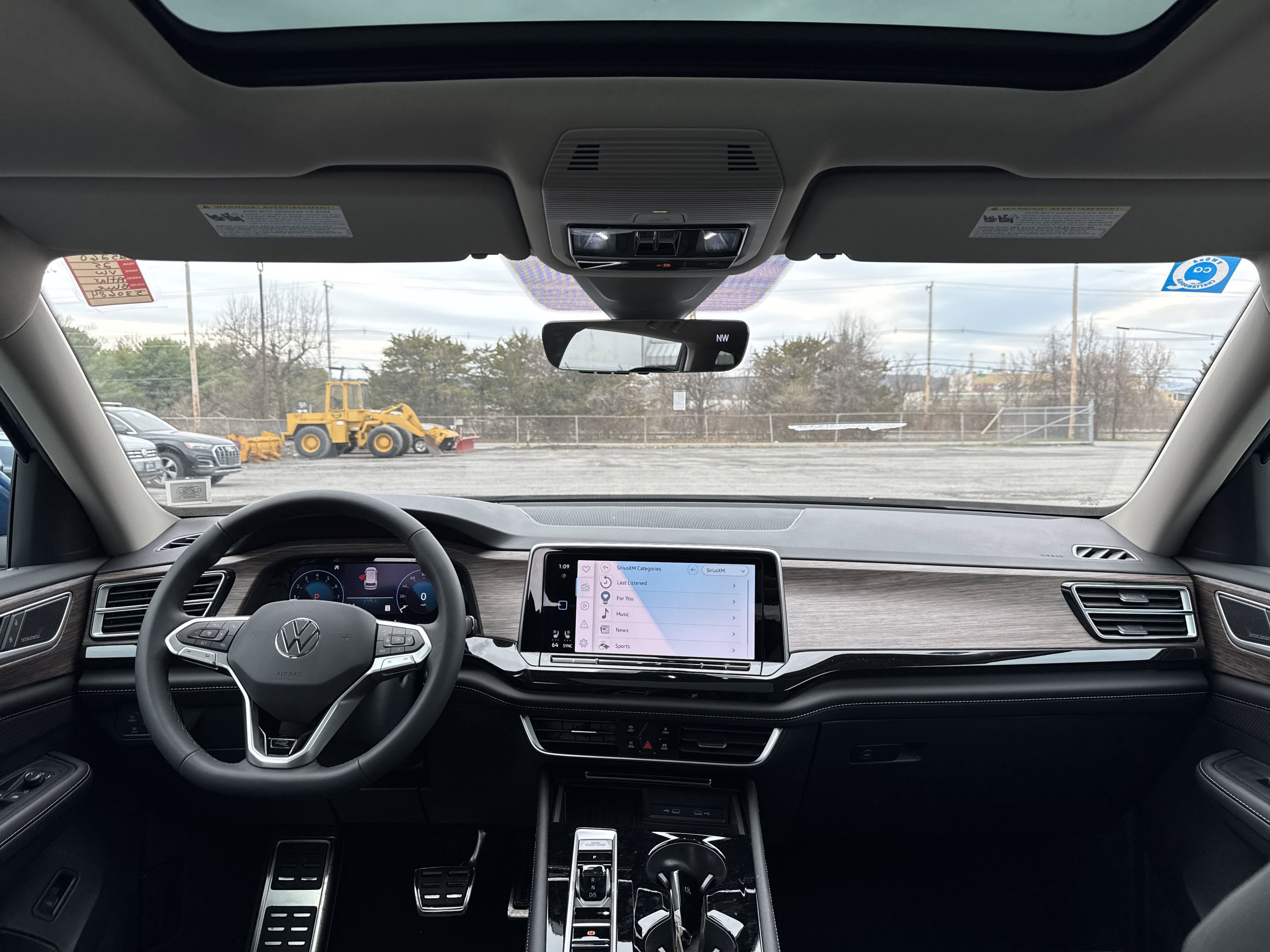 2025 Volkswagen Atlas 2.0T SEL Premium R-Line