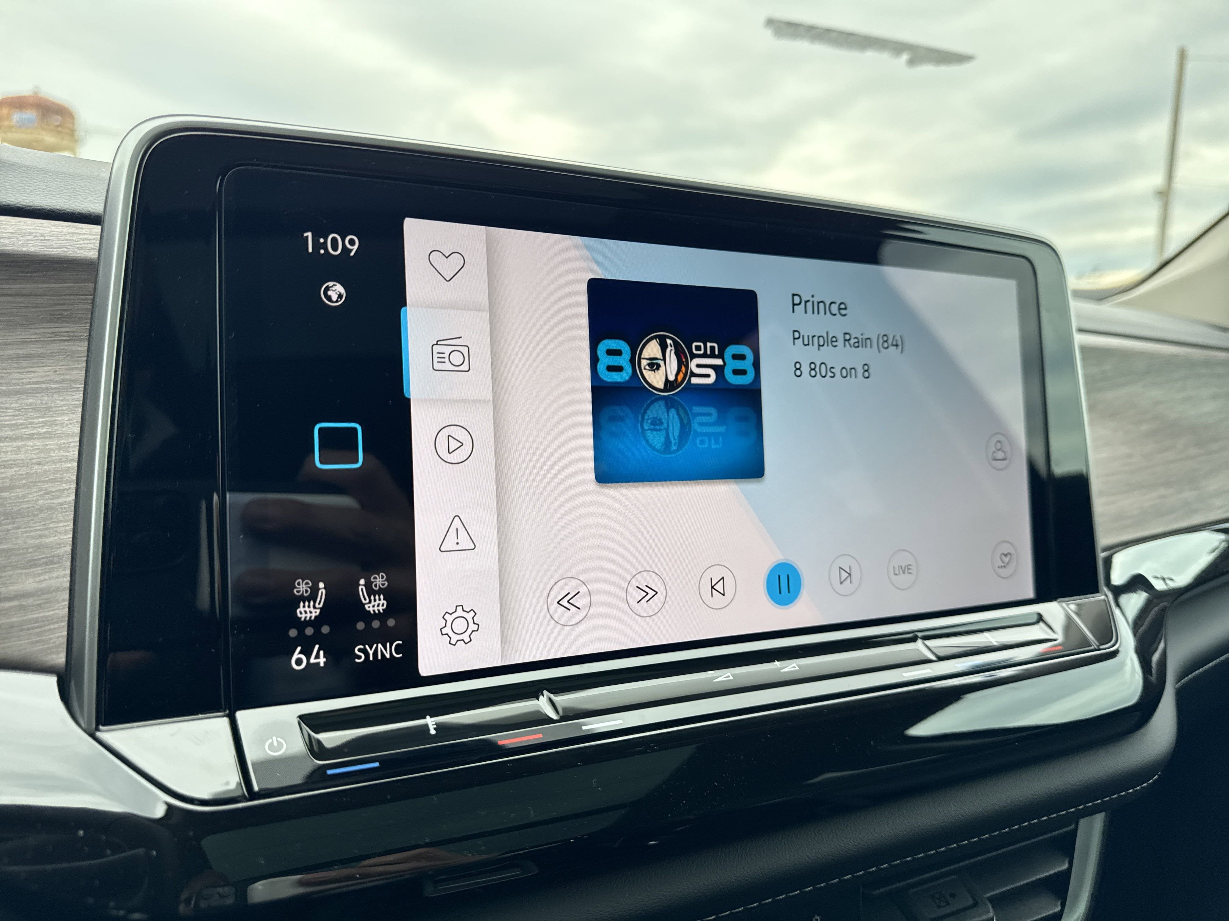 2025 Volkswagen Atlas 2.0T SEL Premium R-Line