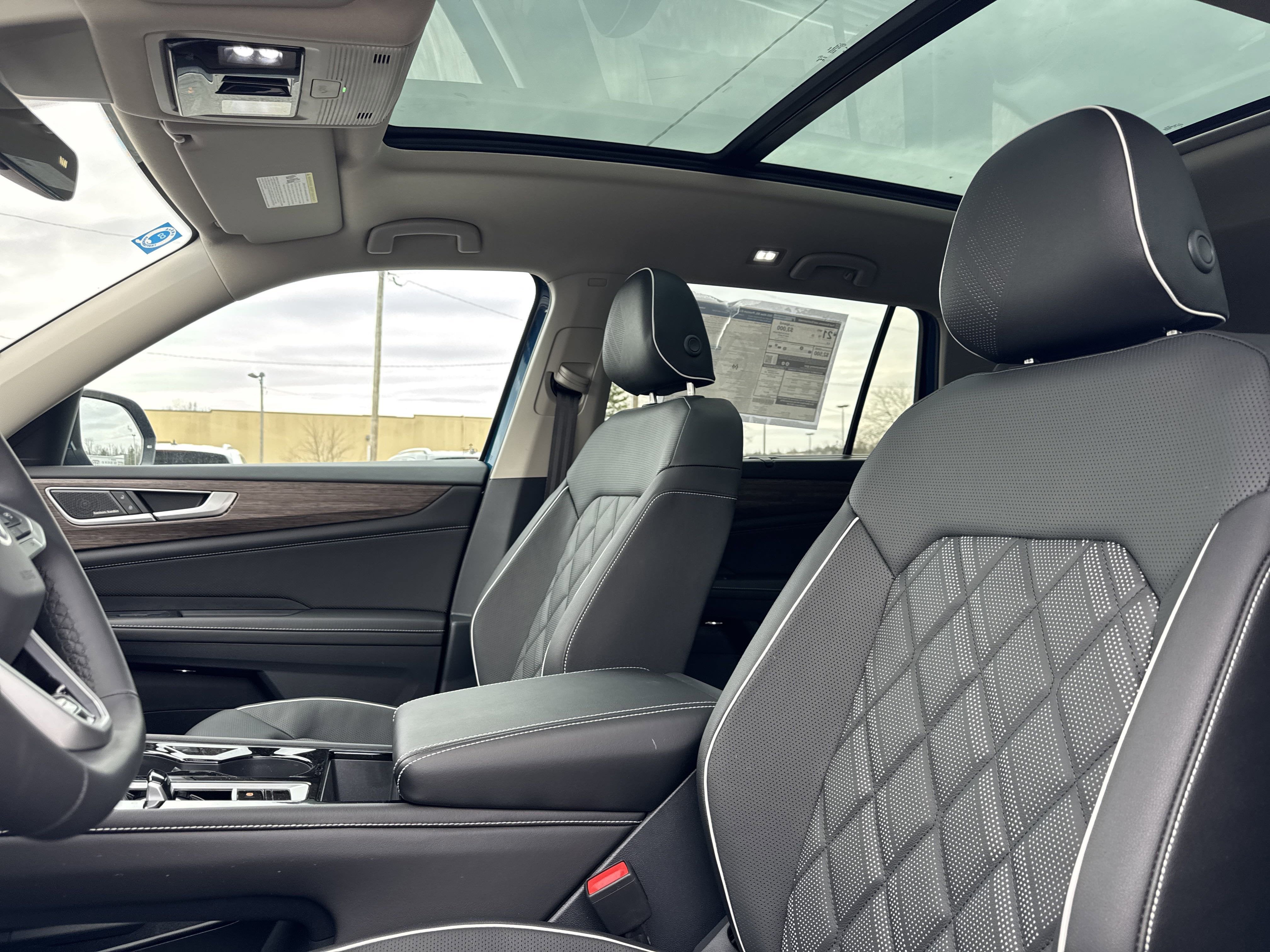 2025 Volkswagen Atlas 2.0T SEL Premium R-Line